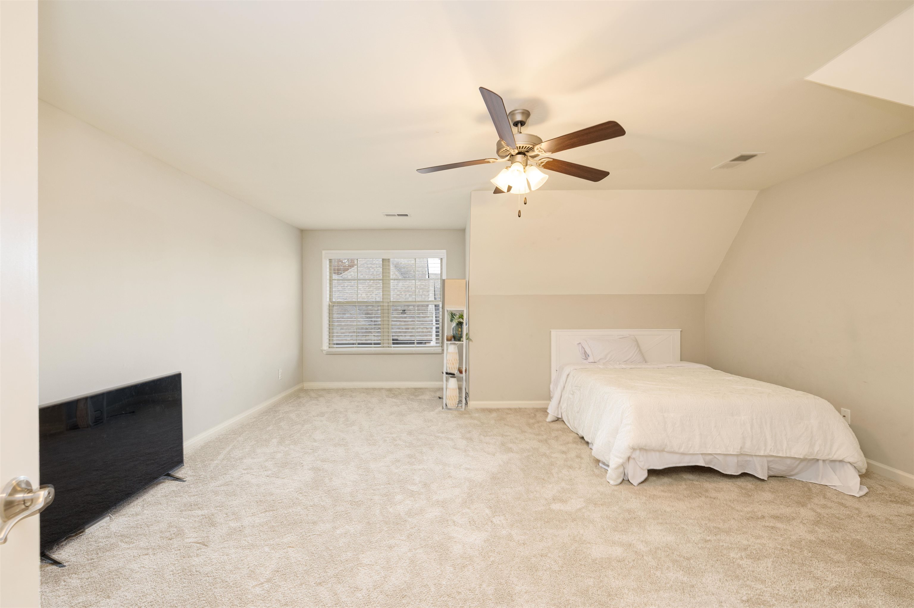 6261 Longmire Loop W Property Photo 28