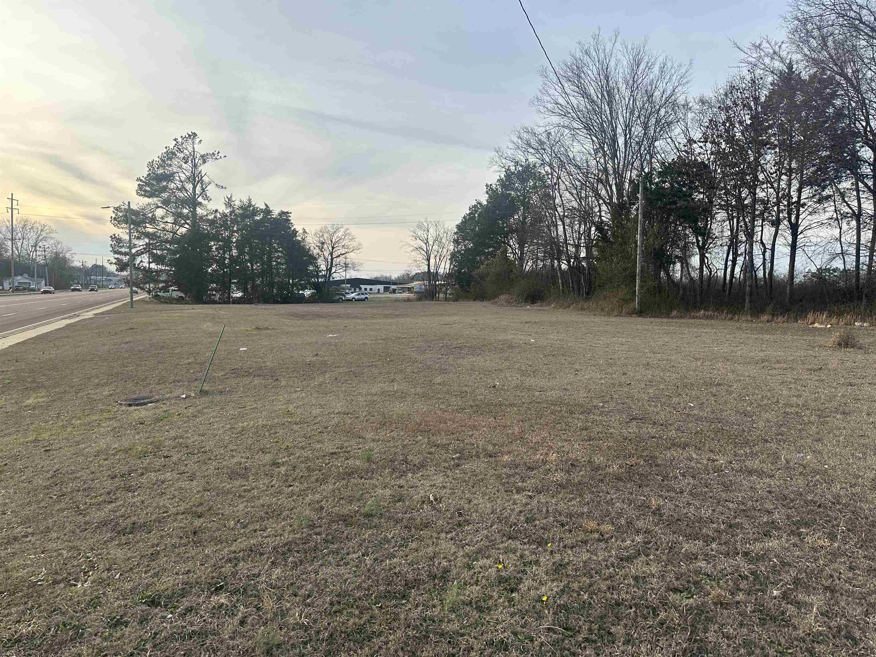 654 Main St E Property Photo 7