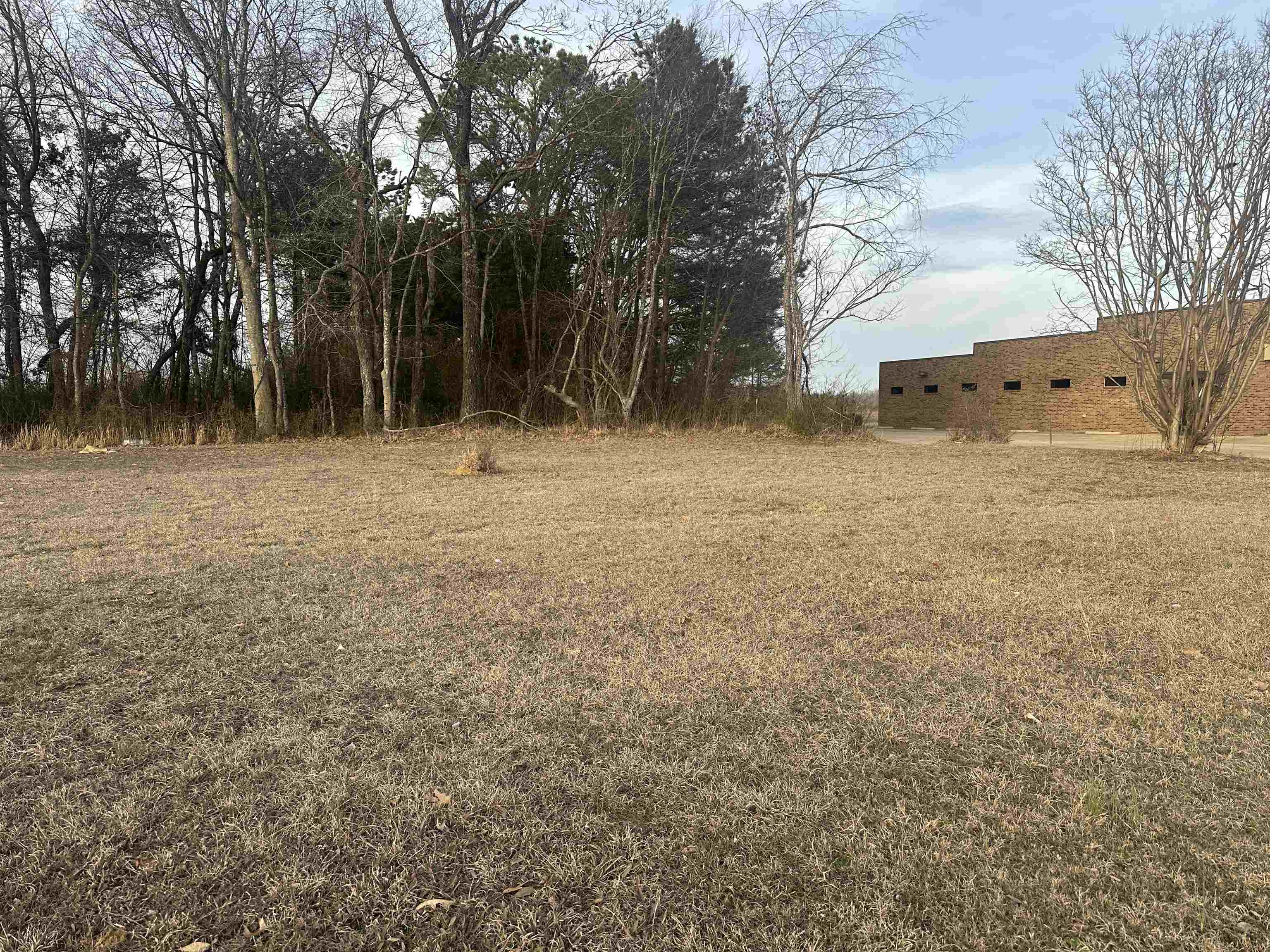 654 Main St E Property Photo 12