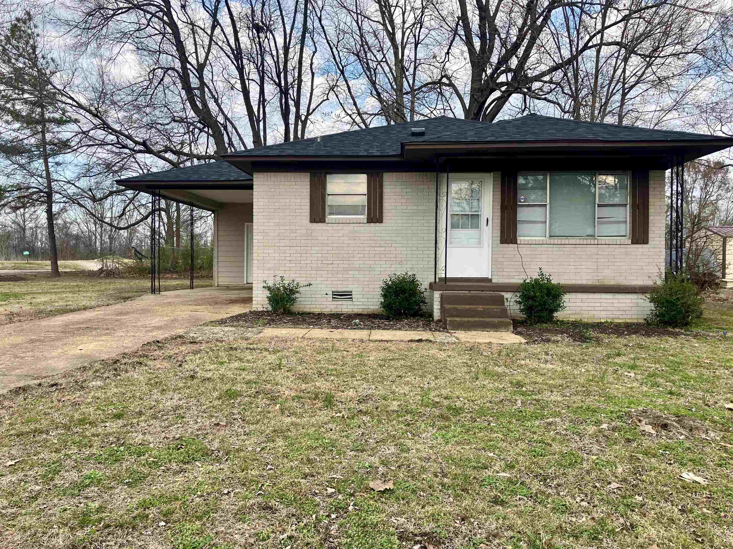 417 Fleming Dr Property Photo 1