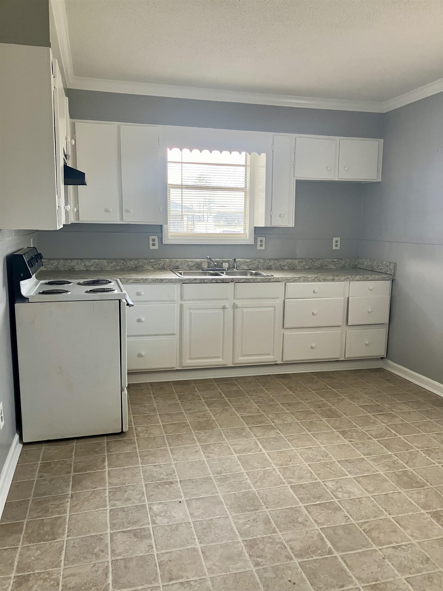 417 Fleming Dr Property Photo 8