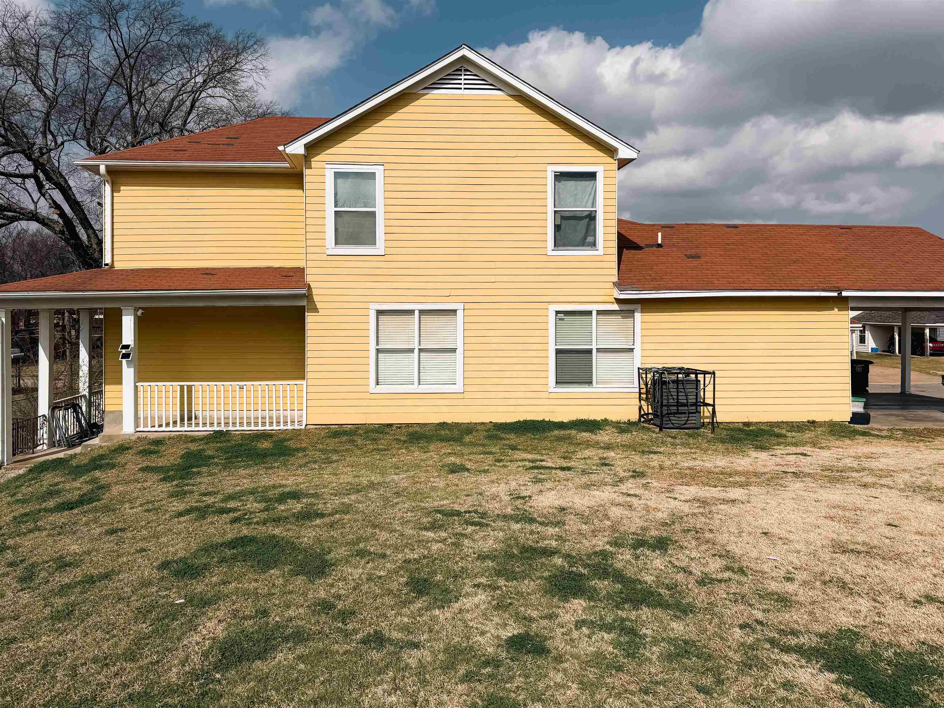 936 Porter St Property Photo 3