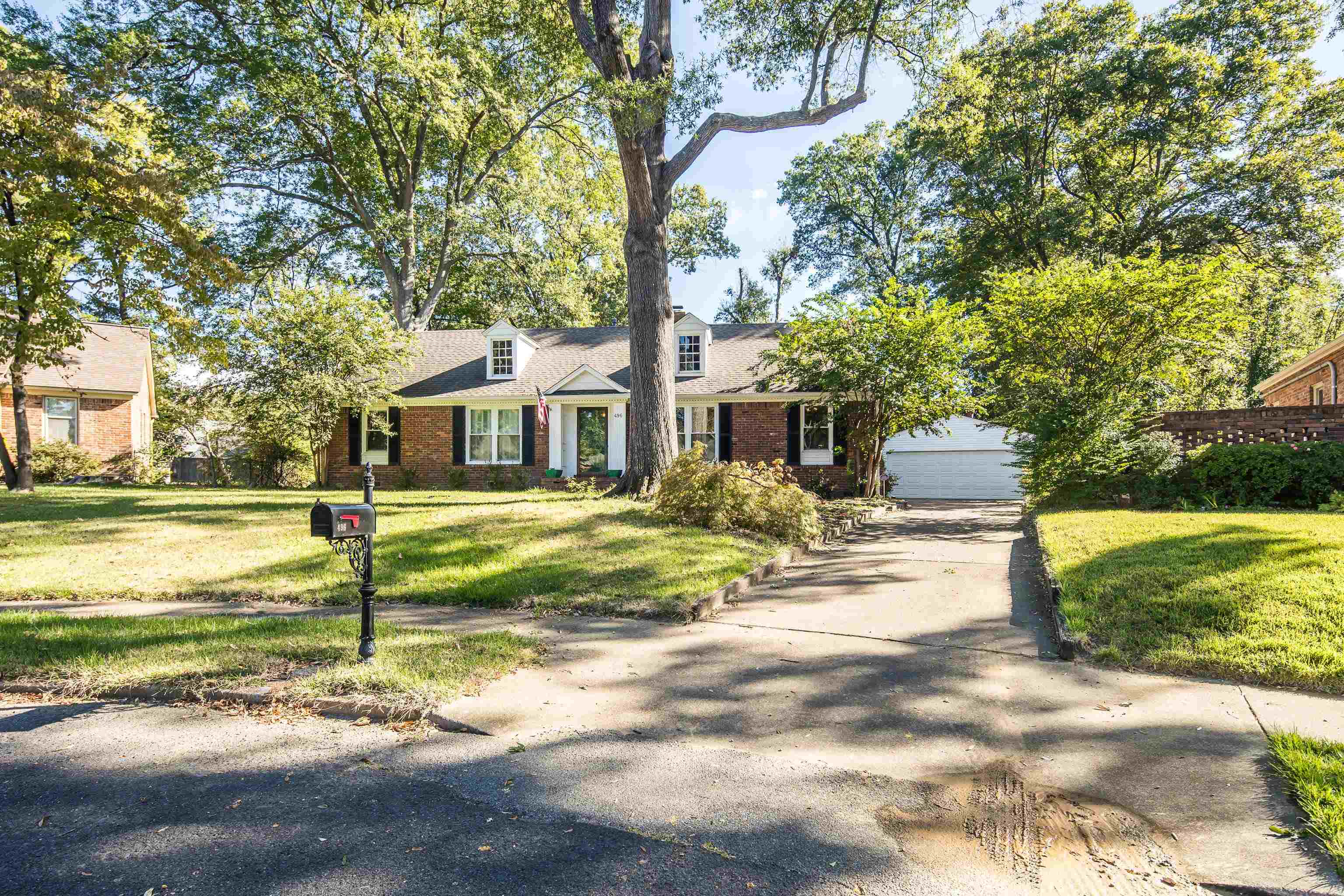 496 Melody Ln Property Photo 3