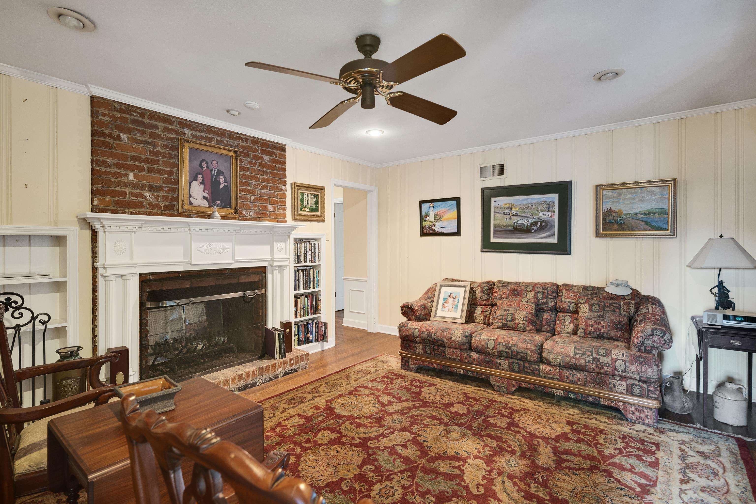 496 Melody Ln Property Photo 13