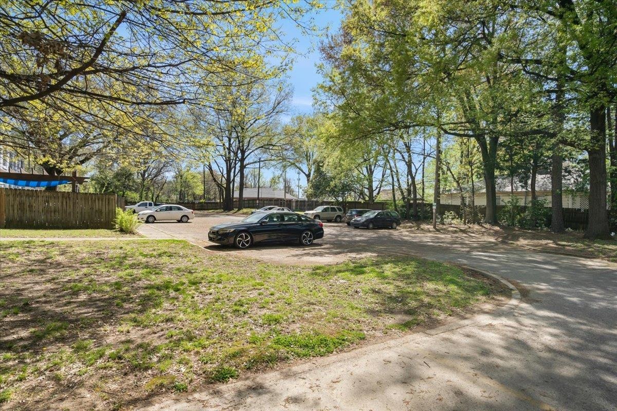 585 E Parkway Pky 34 Property Photo 20