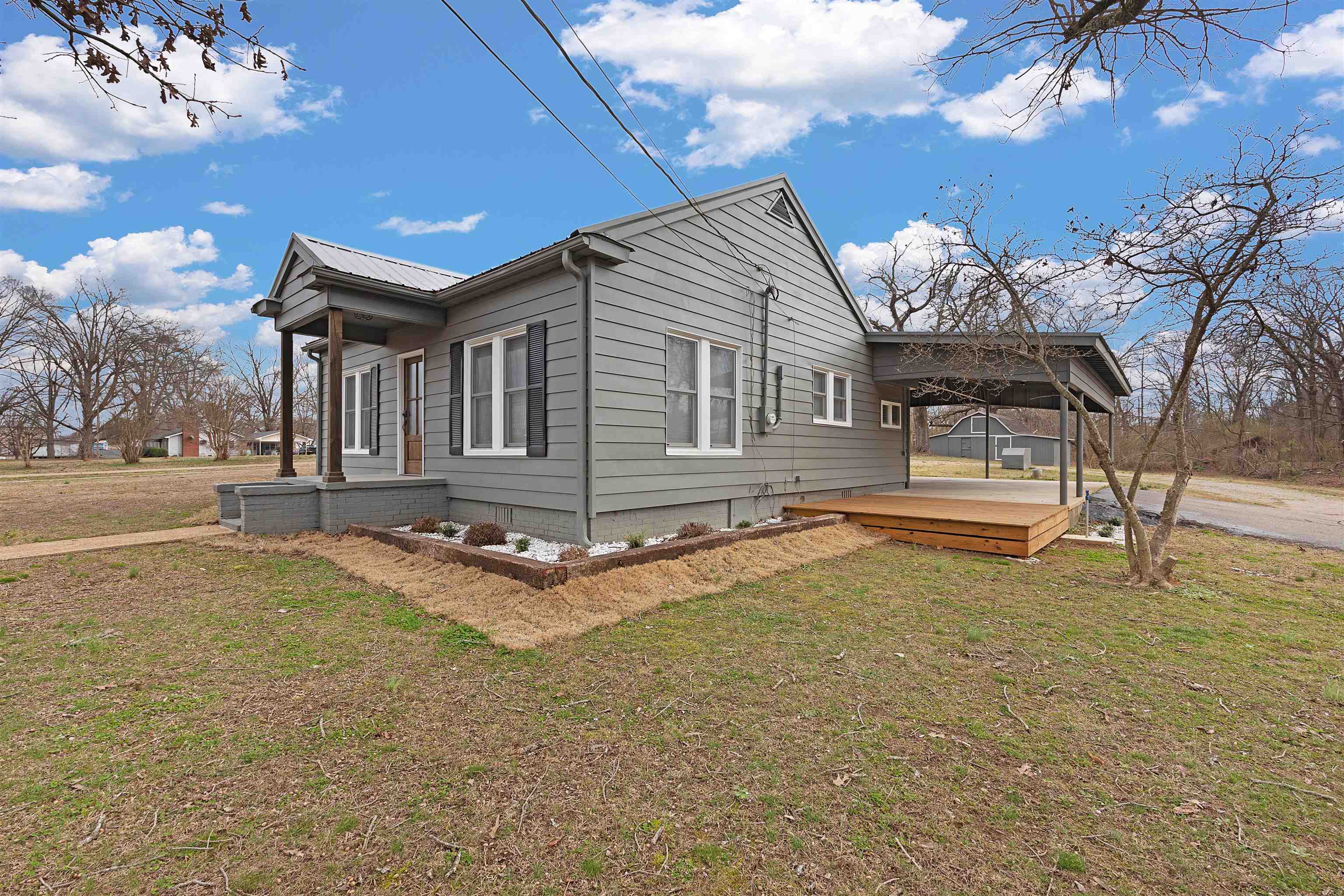 6140 57 Hwy Property Photo 2