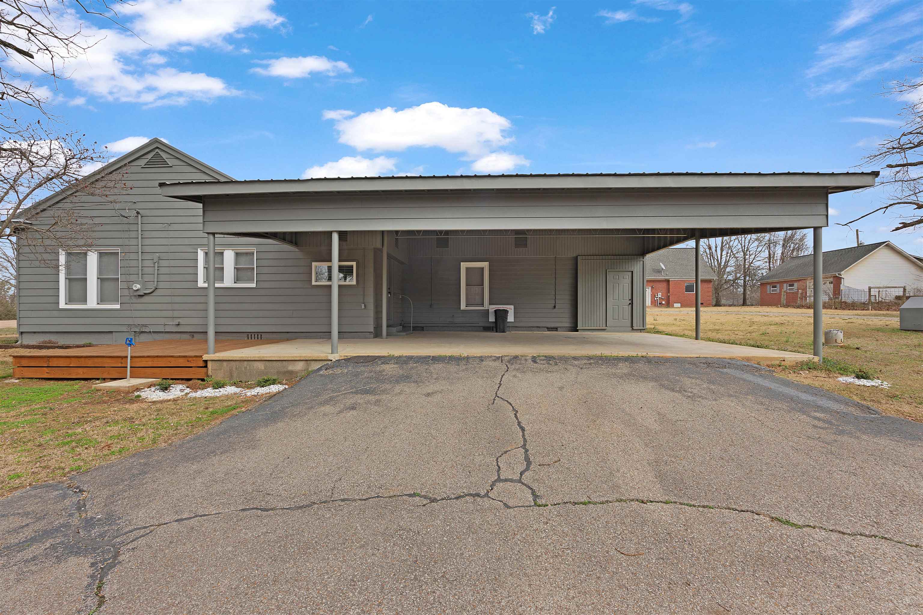 6140 57 Hwy Property Photo 3
