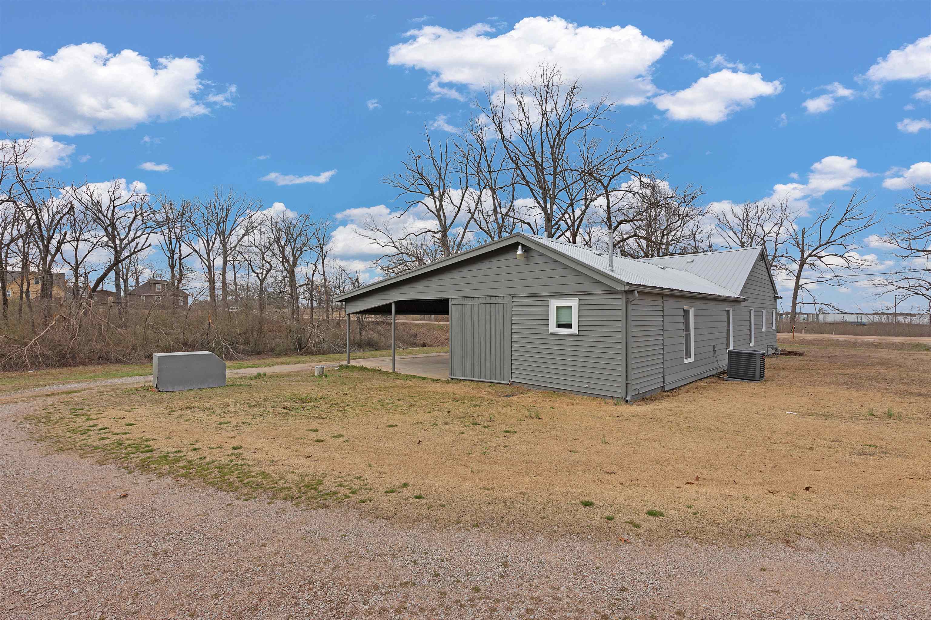 6140 57 Hwy Property Photo 6