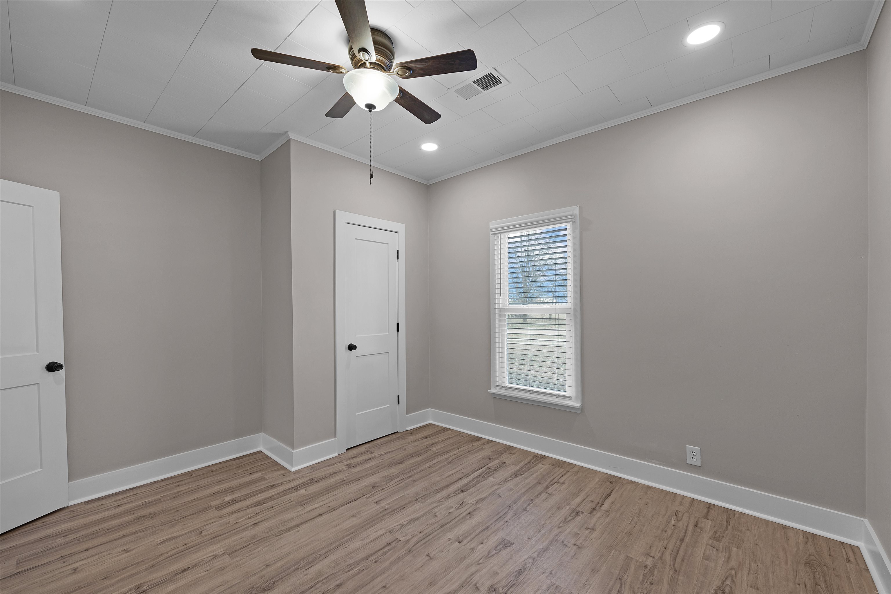 6140 57 Hwy Property Photo 16