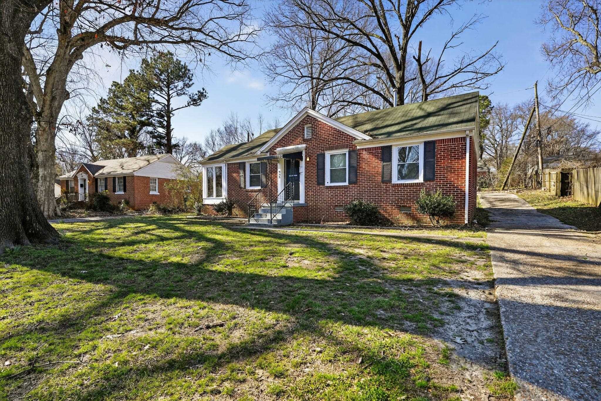 965 Goodman St Property Photo 3