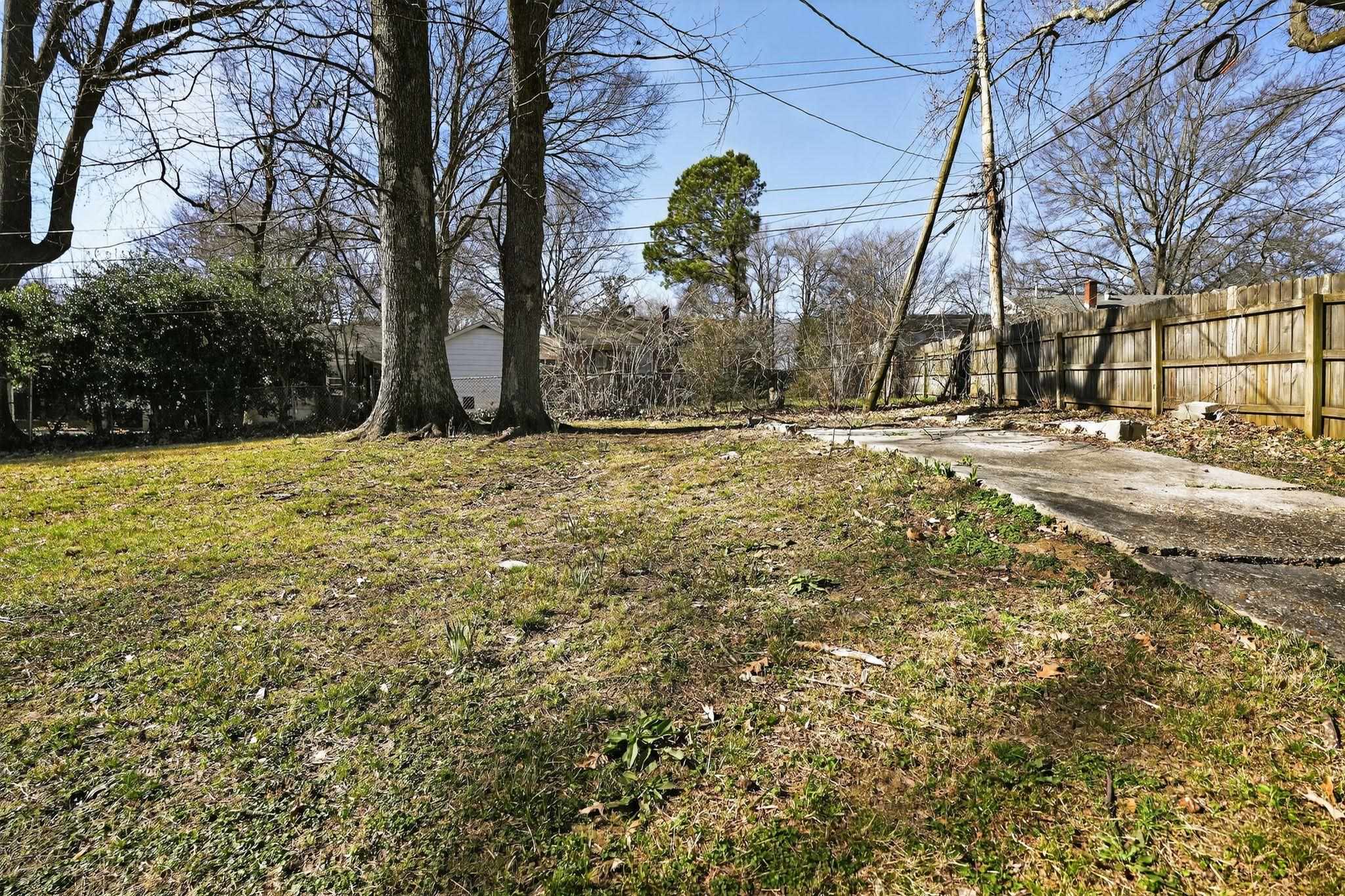 965 Goodman St Property Photo 8