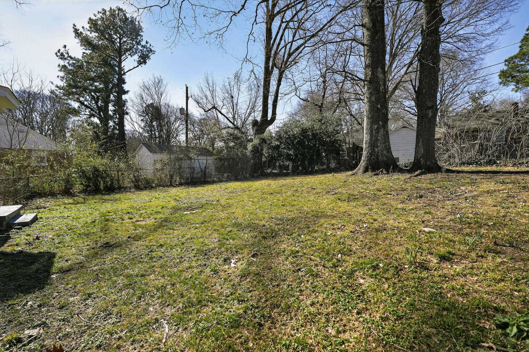 965 Goodman St Property Photo 9
