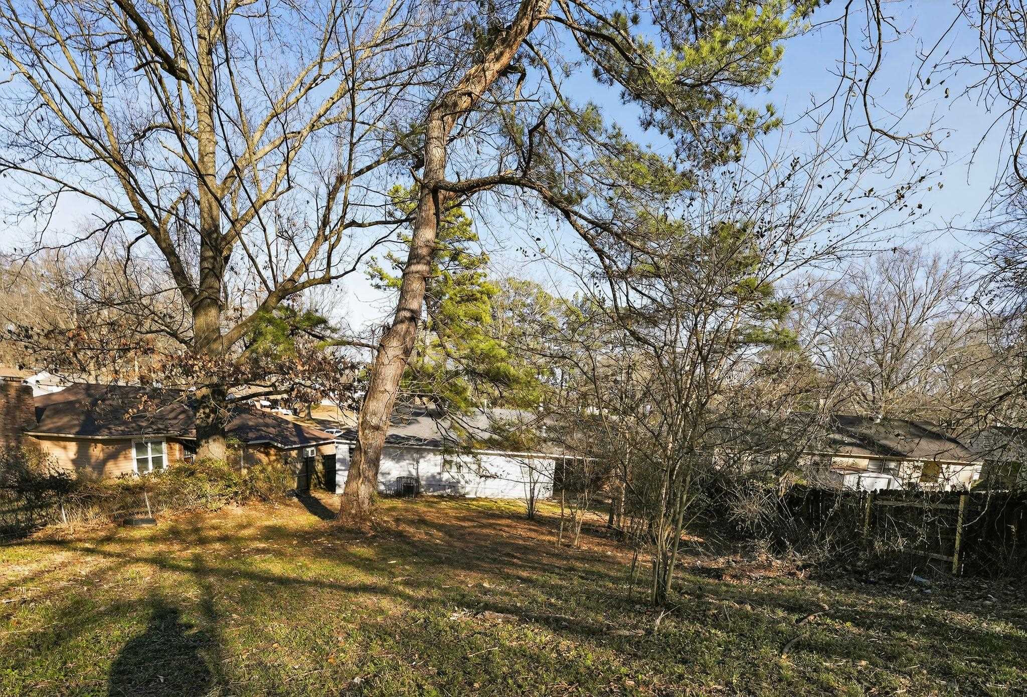 3535 Hallbrook St Property Photo 9