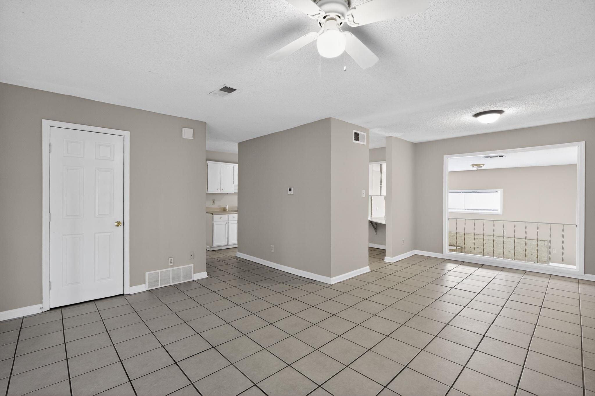 3535 Hallbrook St Property Photo 17