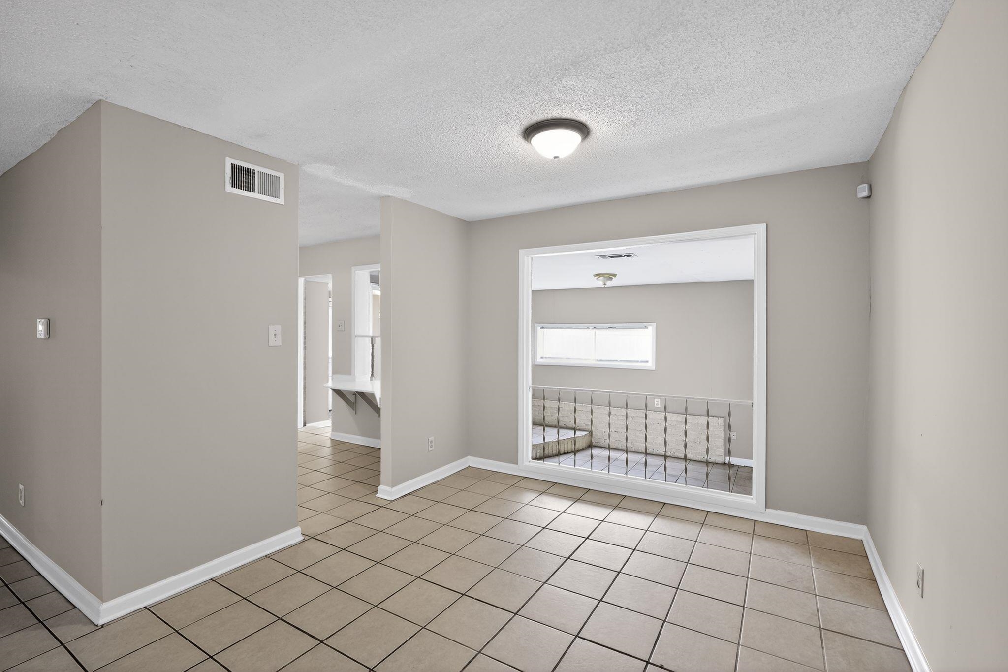 3535 Hallbrook St Property Photo 18