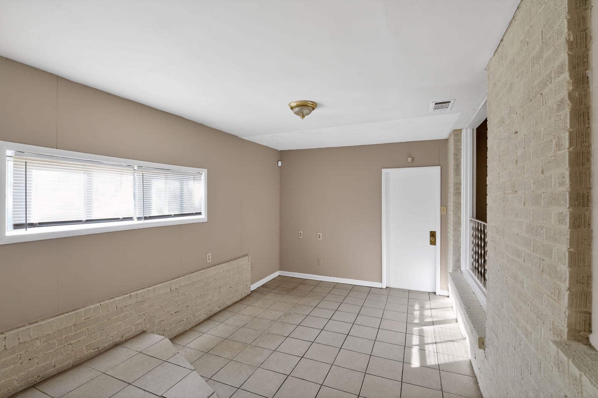 3535 Hallbrook St Property Photo 19