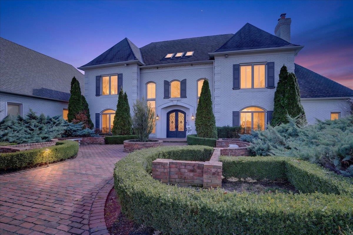 9141 Forest Bend Ct Property Photo 1