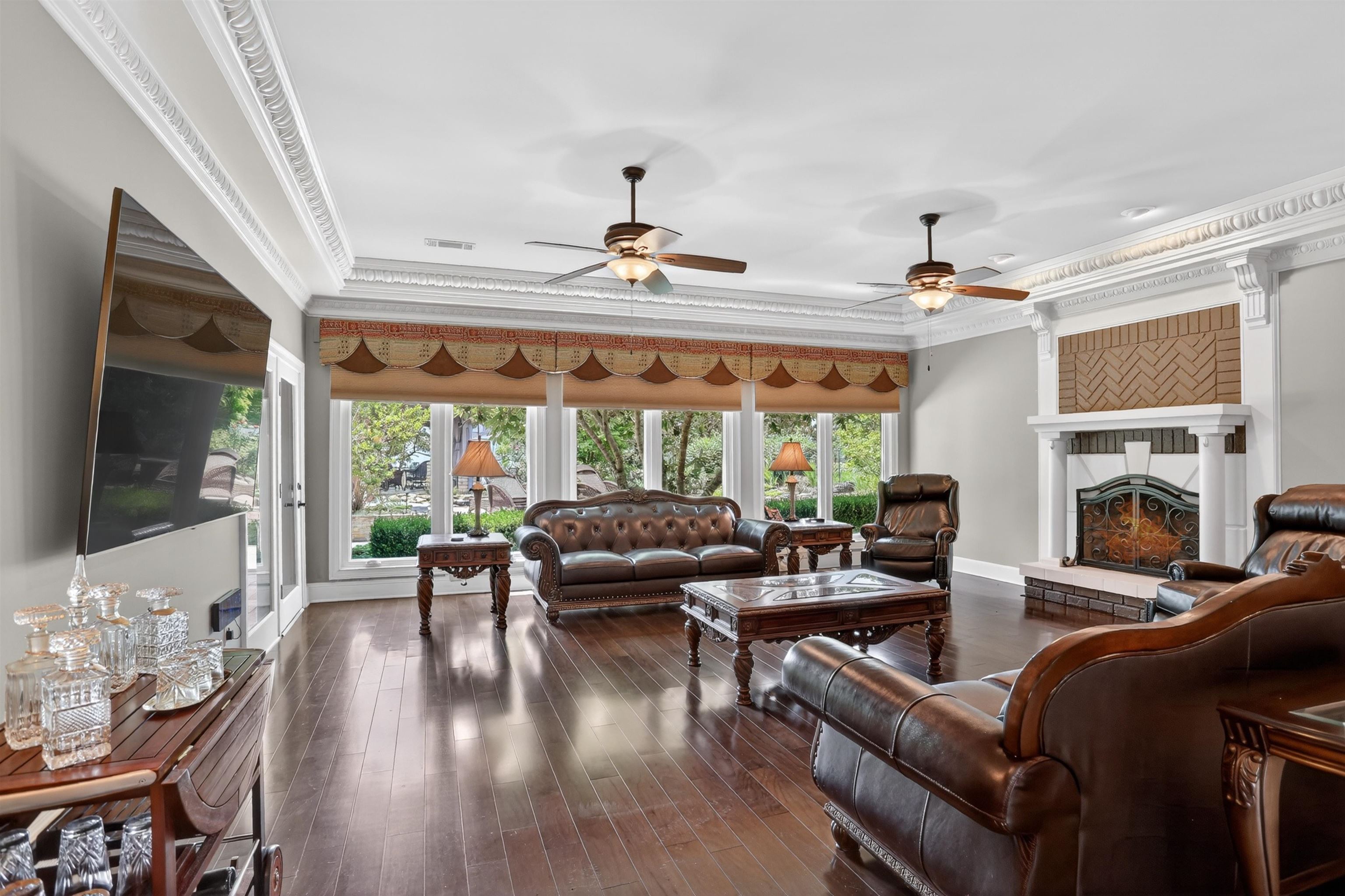 9141 Forest Bend Ct Property Photo 17