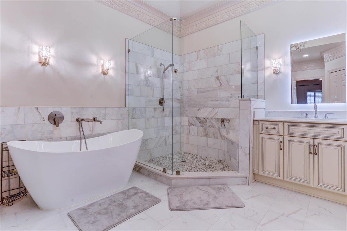 9141 Forest Bend Ct Property Photo 28