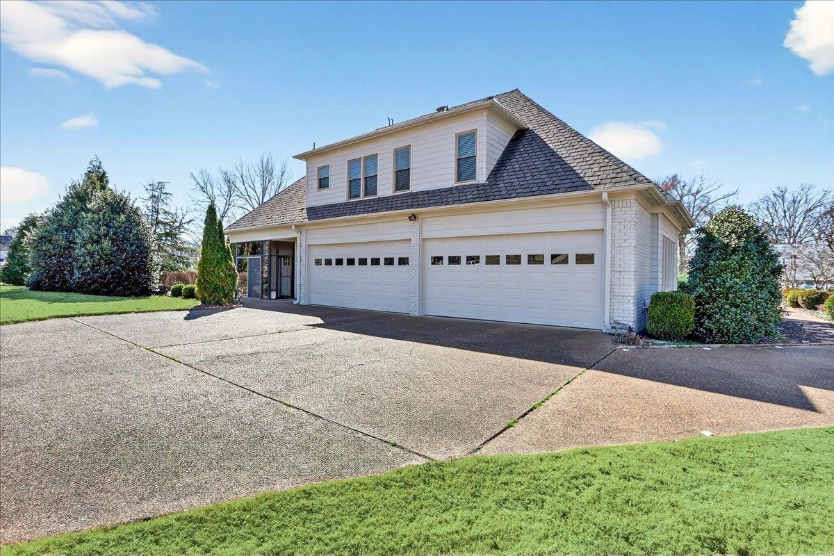9141 Forest Bend Ct Property Photo 34