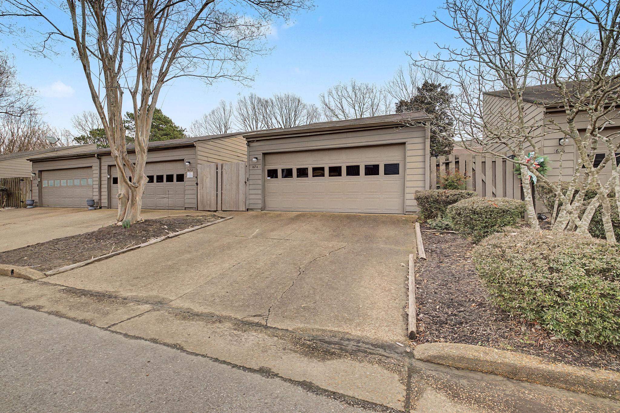 1674 E Ravenhill Dr 49 Property Photo 7