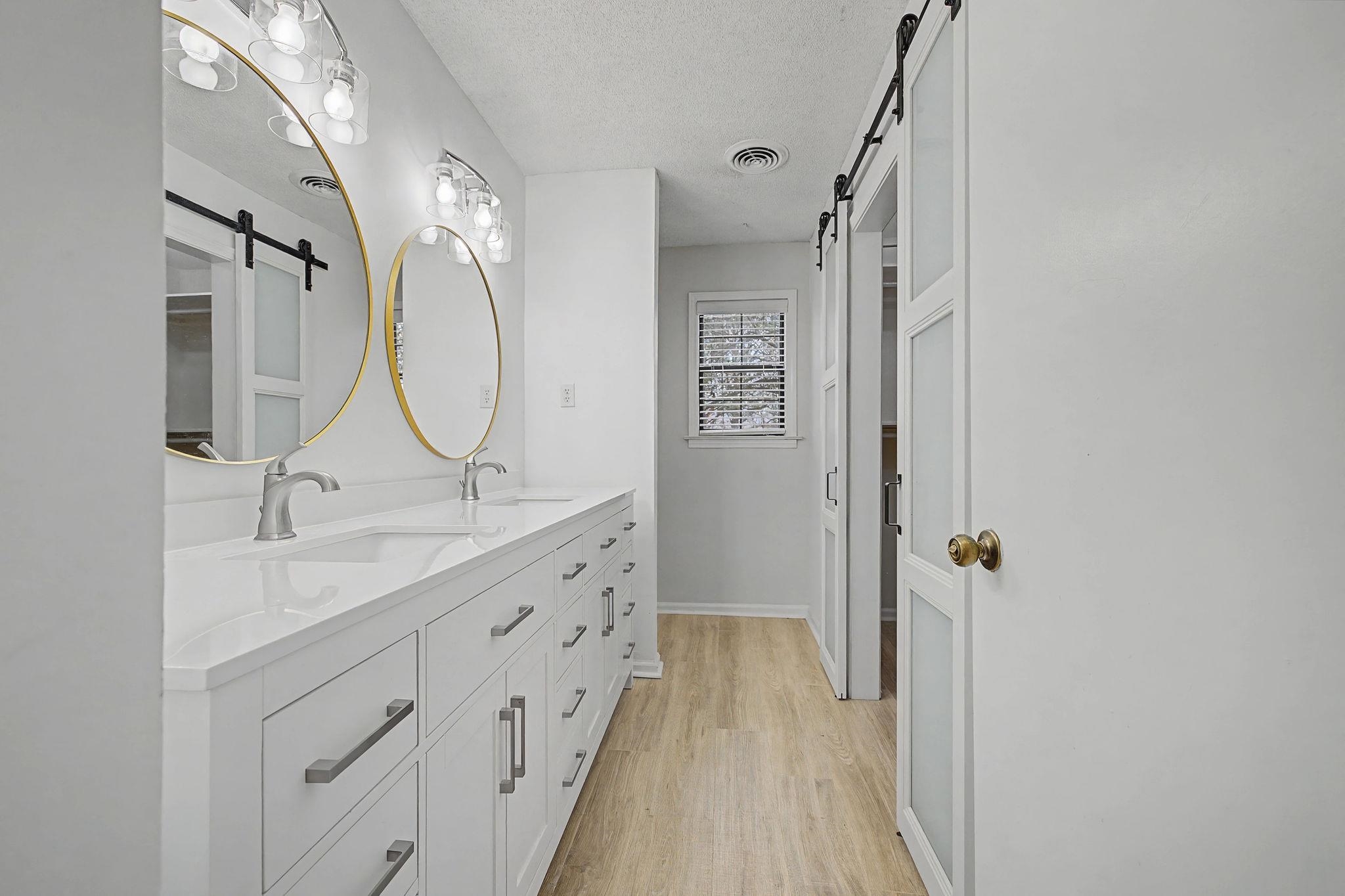 1674 E Ravenhill Dr 49 Property Photo 21