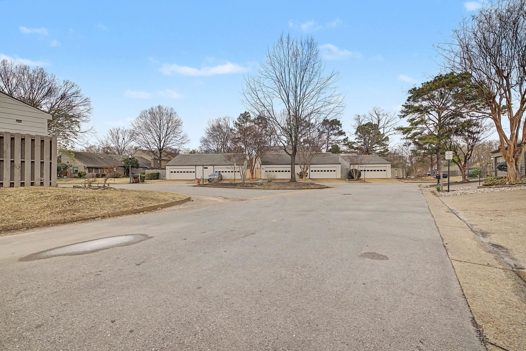 1674 E Ravenhill Dr 49 Property Photo 29