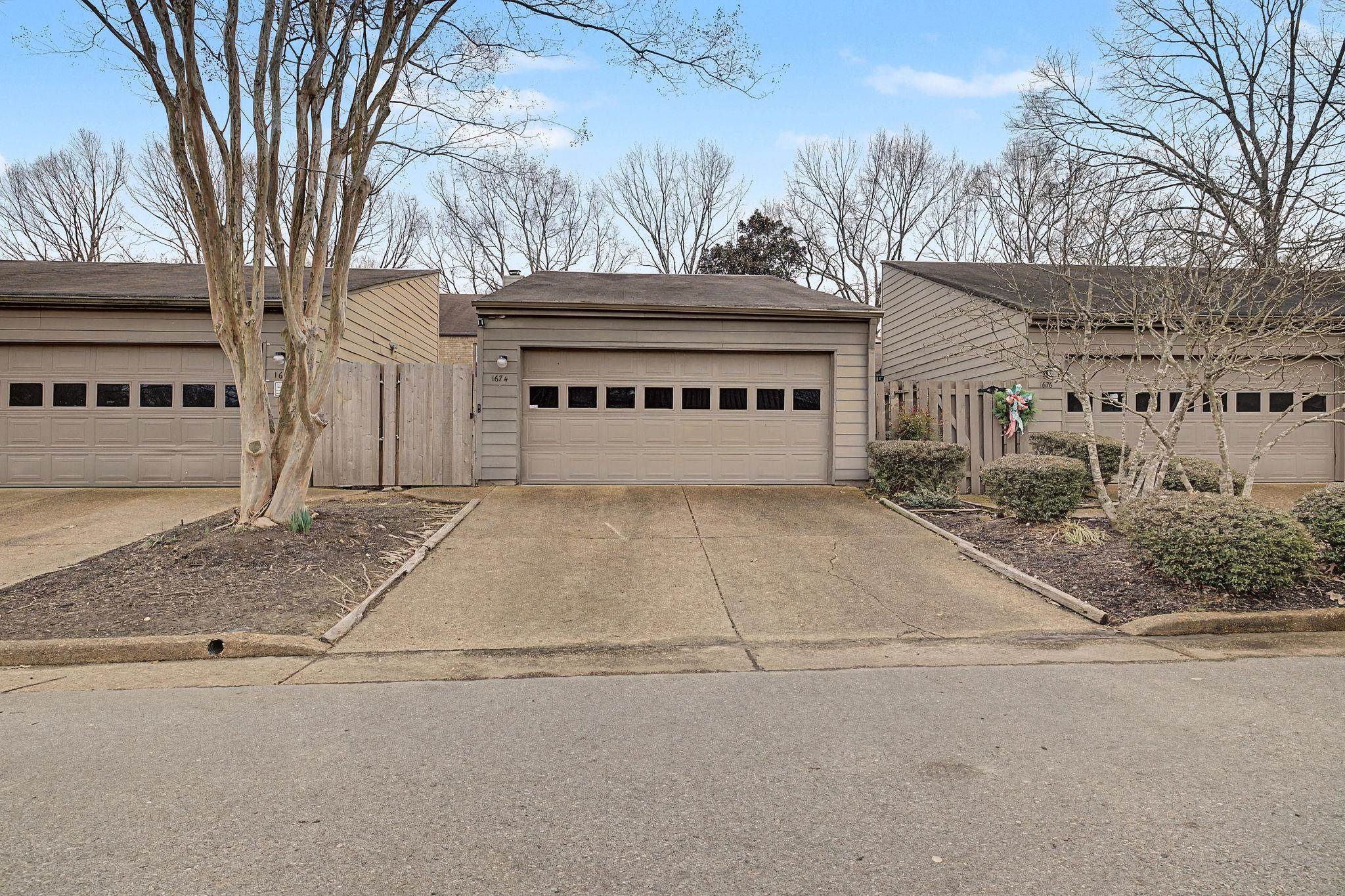 1674 E Ravenhill Dr 49 Property Photo 30