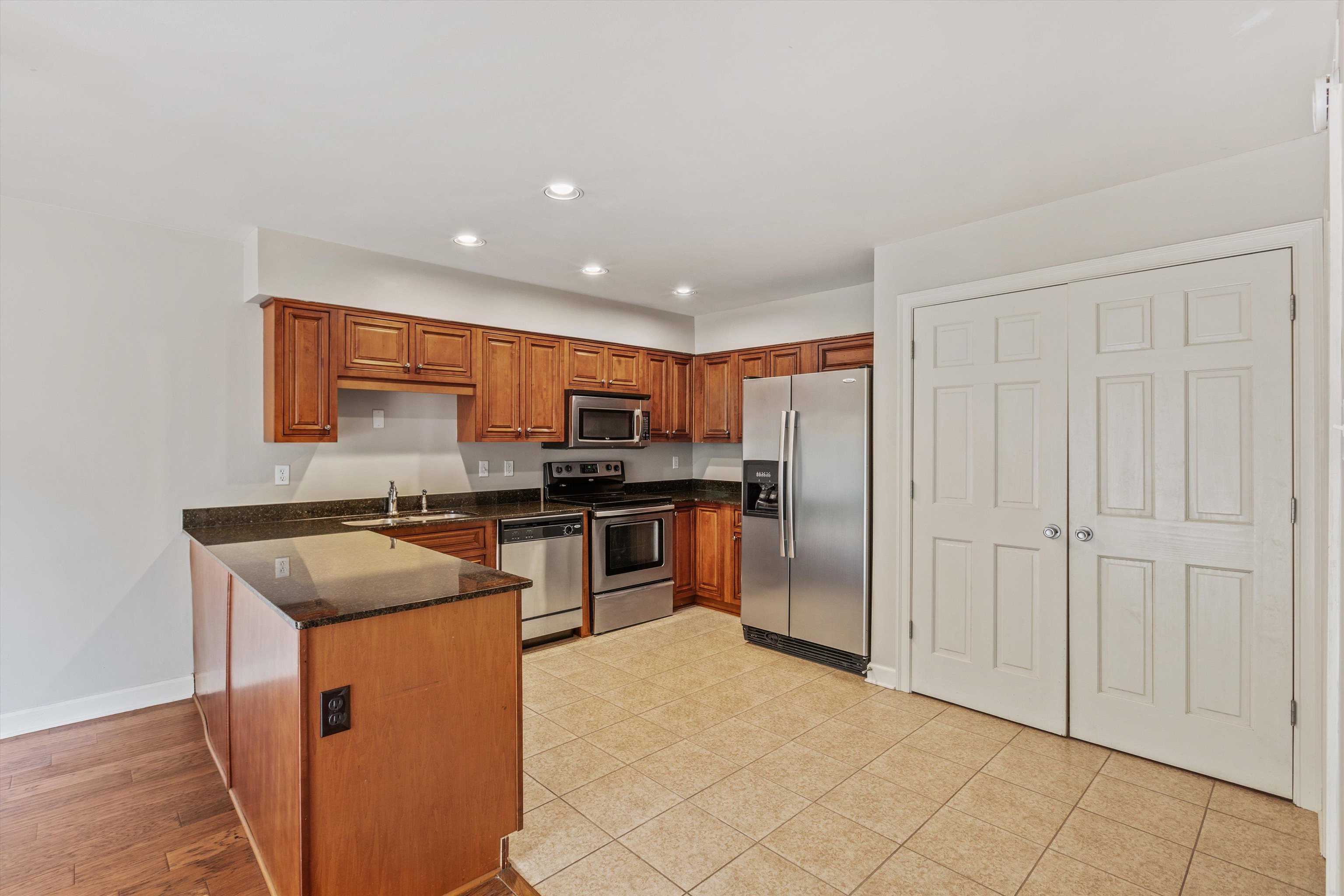 700 St. Augustine Sq D Property Photo 16