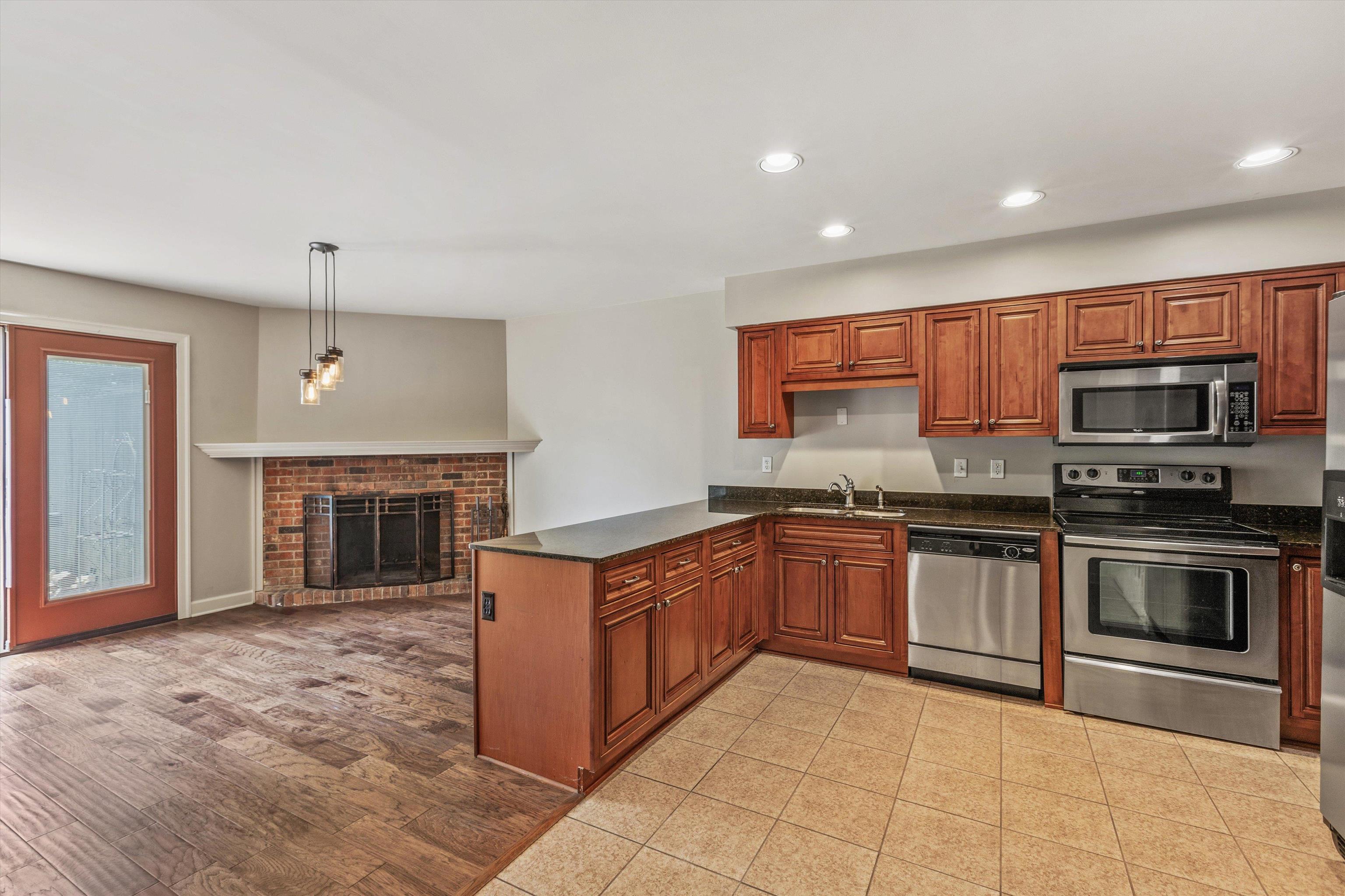 700 St. Augustine Sq D Property Photo 17