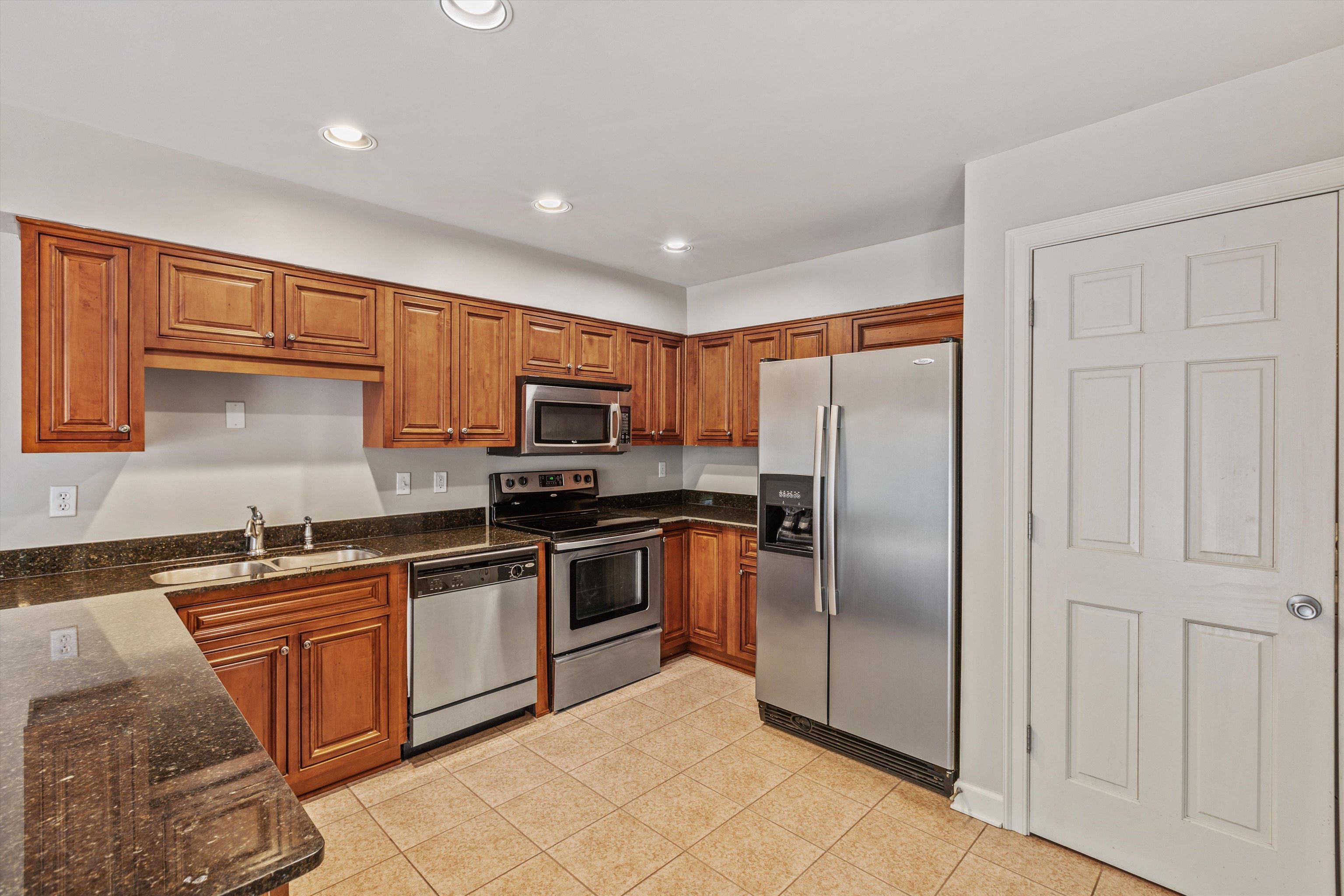 700 St. Augustine Sq D Property Photo 19