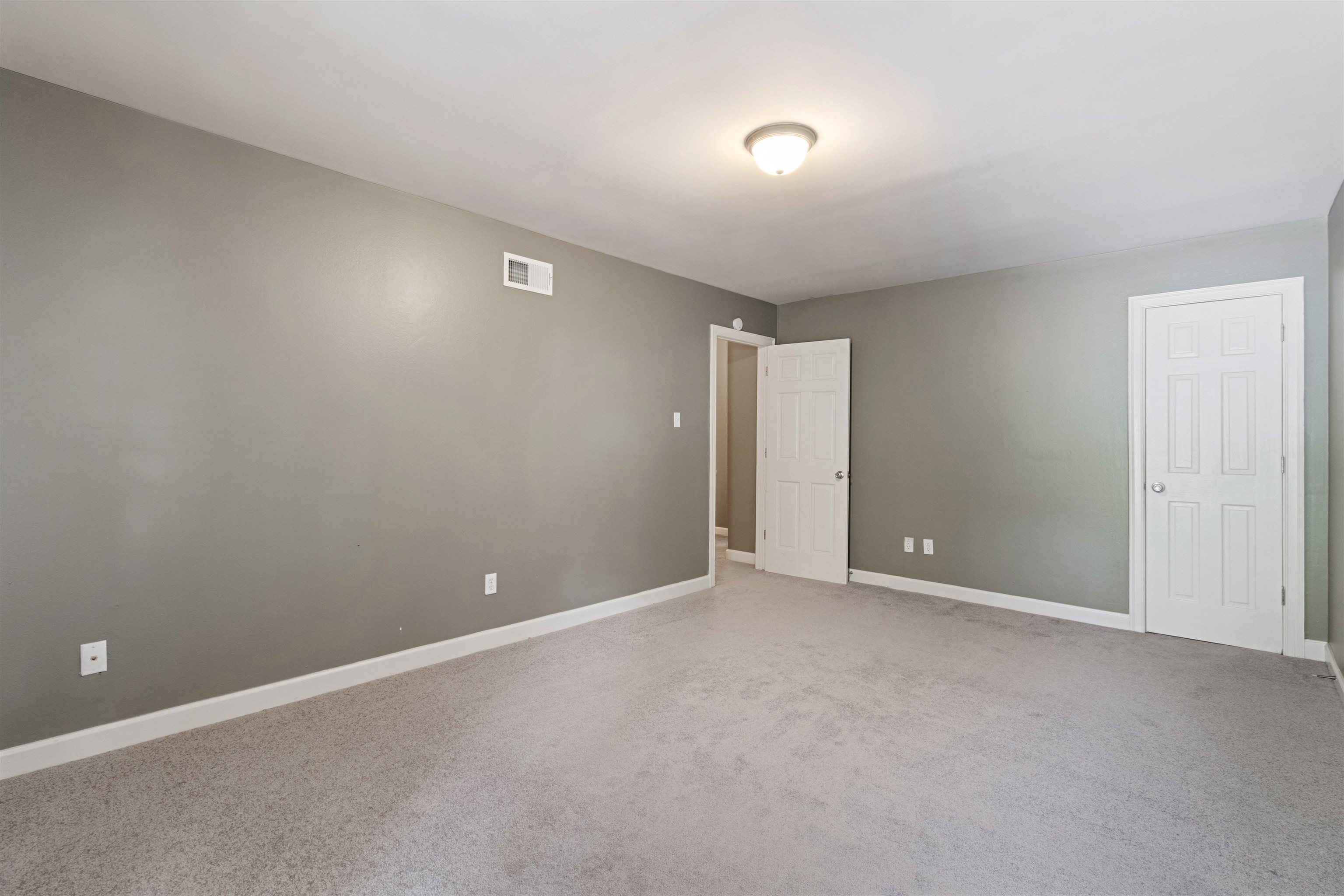 700 St. Augustine Sq D Property Photo 24