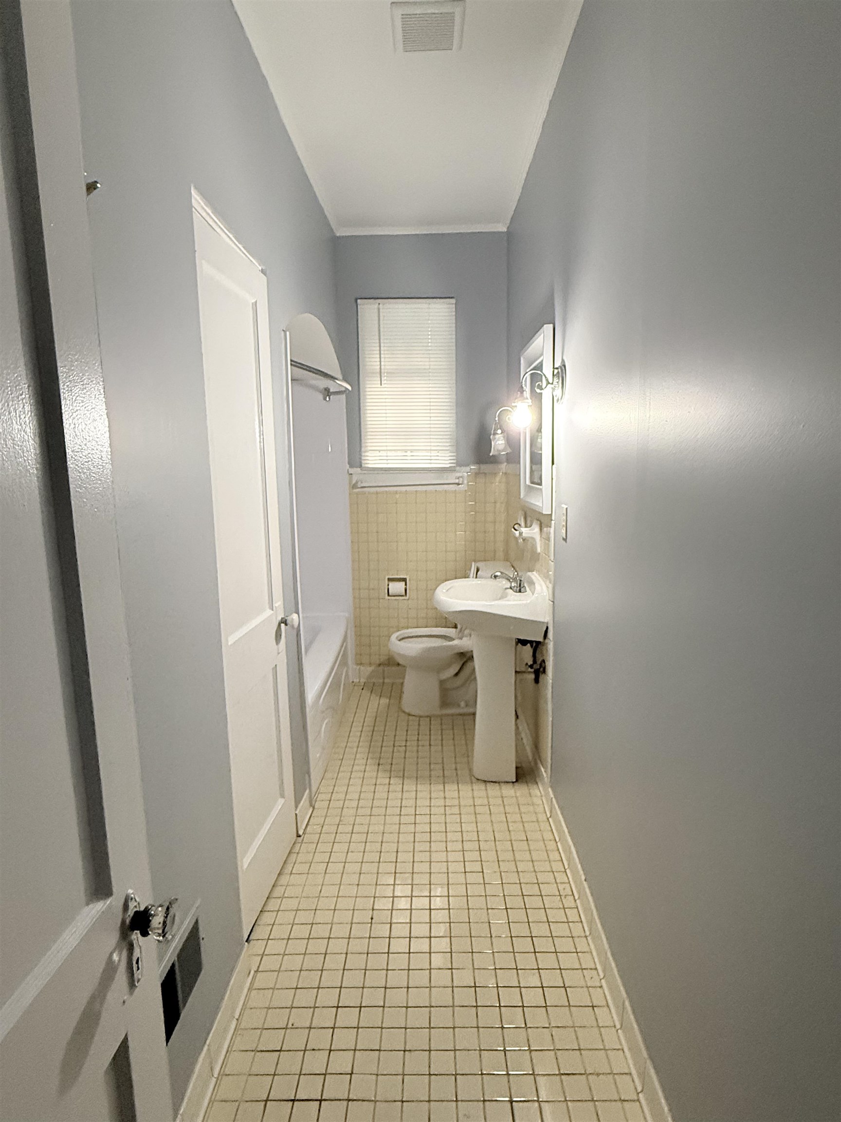 2061 Vollintine Ave Property Photo 5