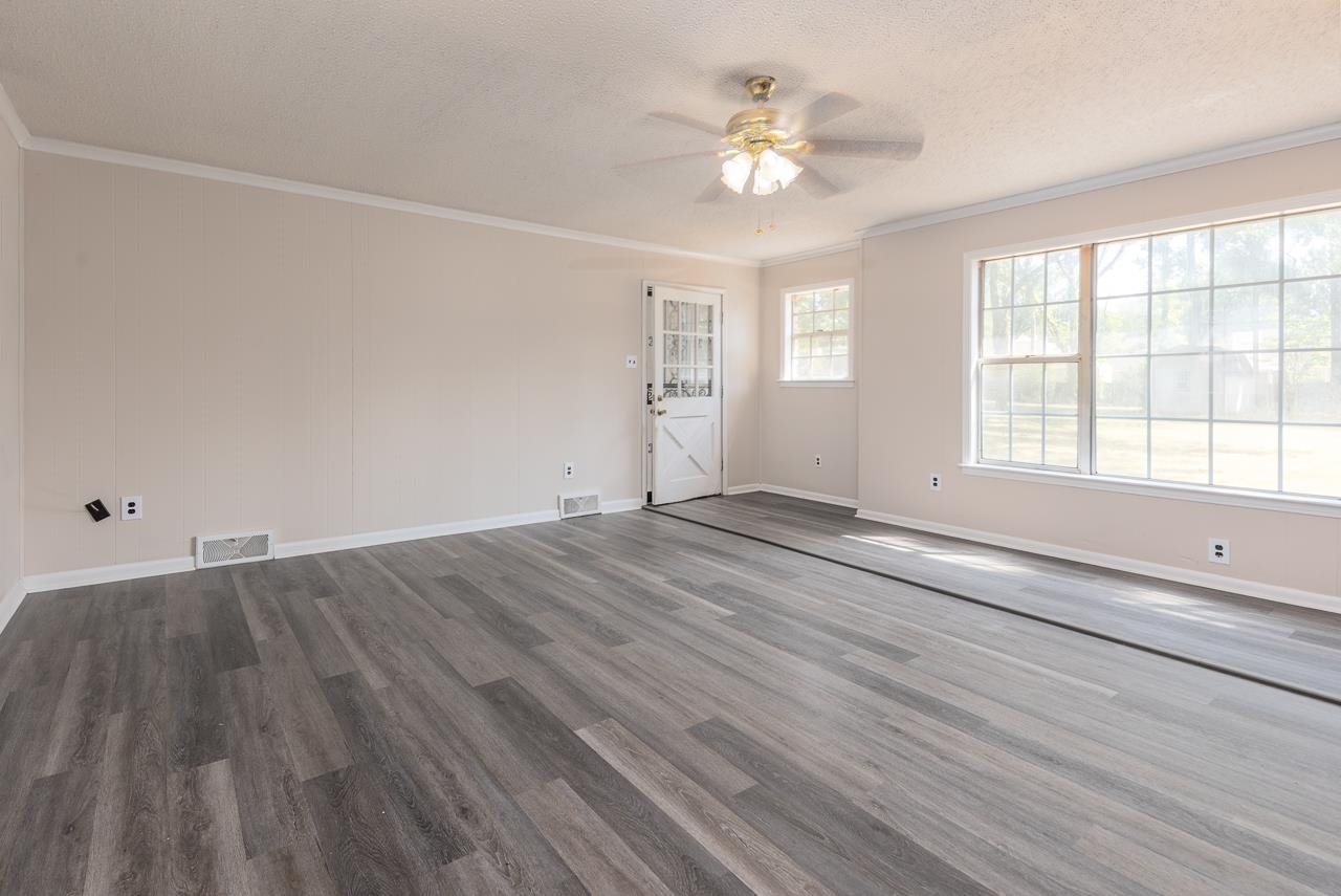 2718 Kate Bond Rd Property Photo 5