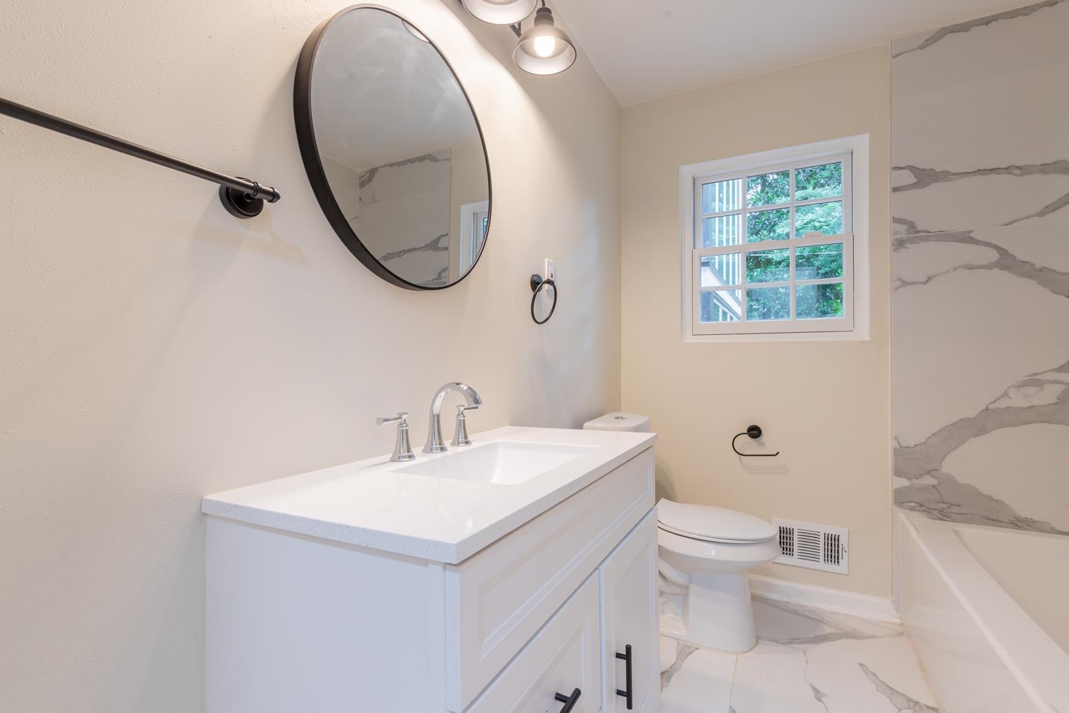 505 Thorn Ridge Cv Property Photo 16