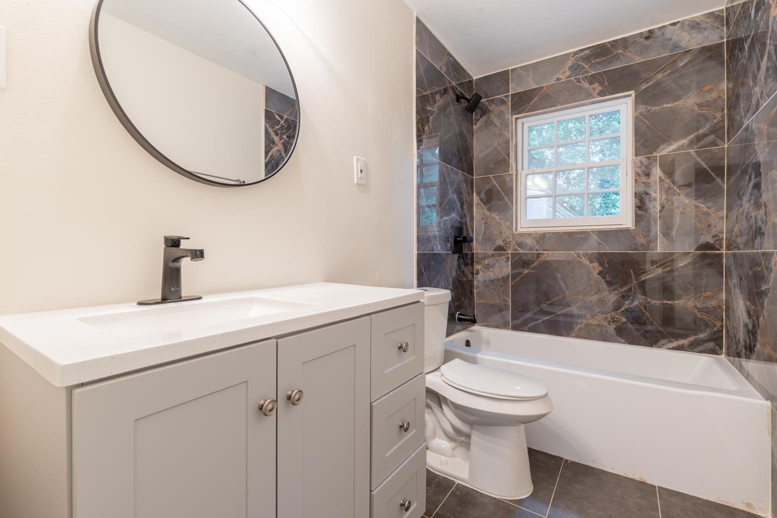 505 Thorn Ridge Cv Property Photo 21