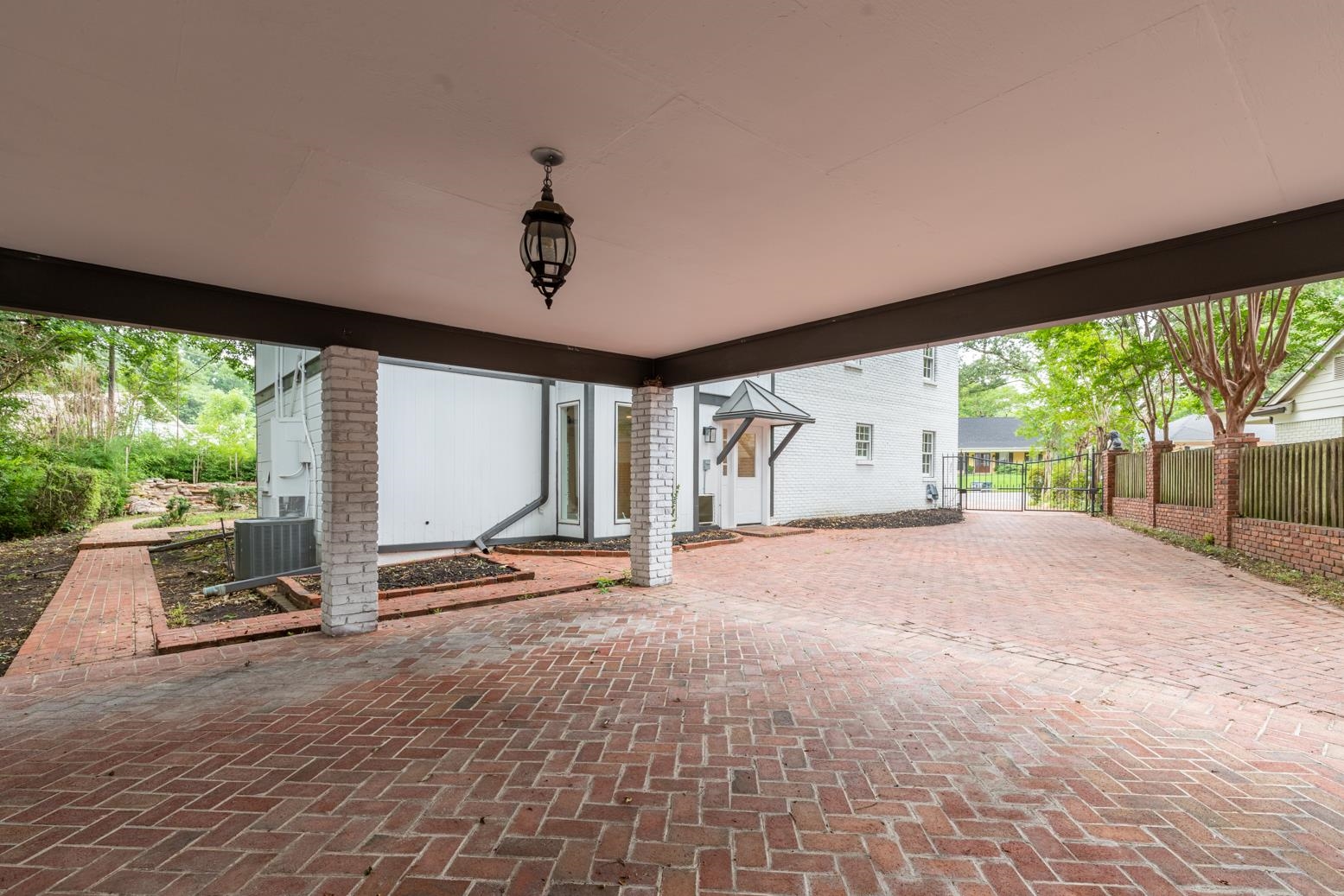 505 Thorn Ridge Cv Property Photo 29