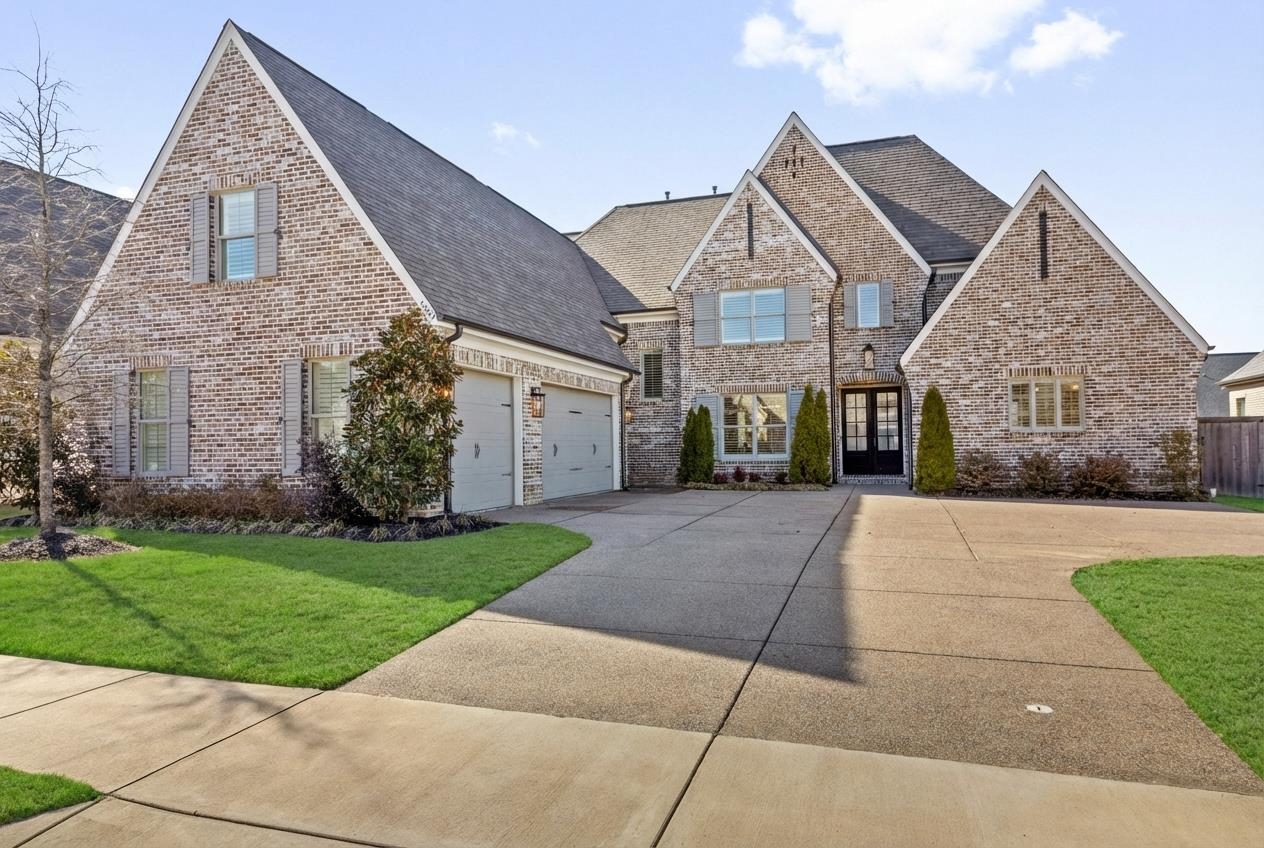 4757 Carousel Ln Property Photo 2