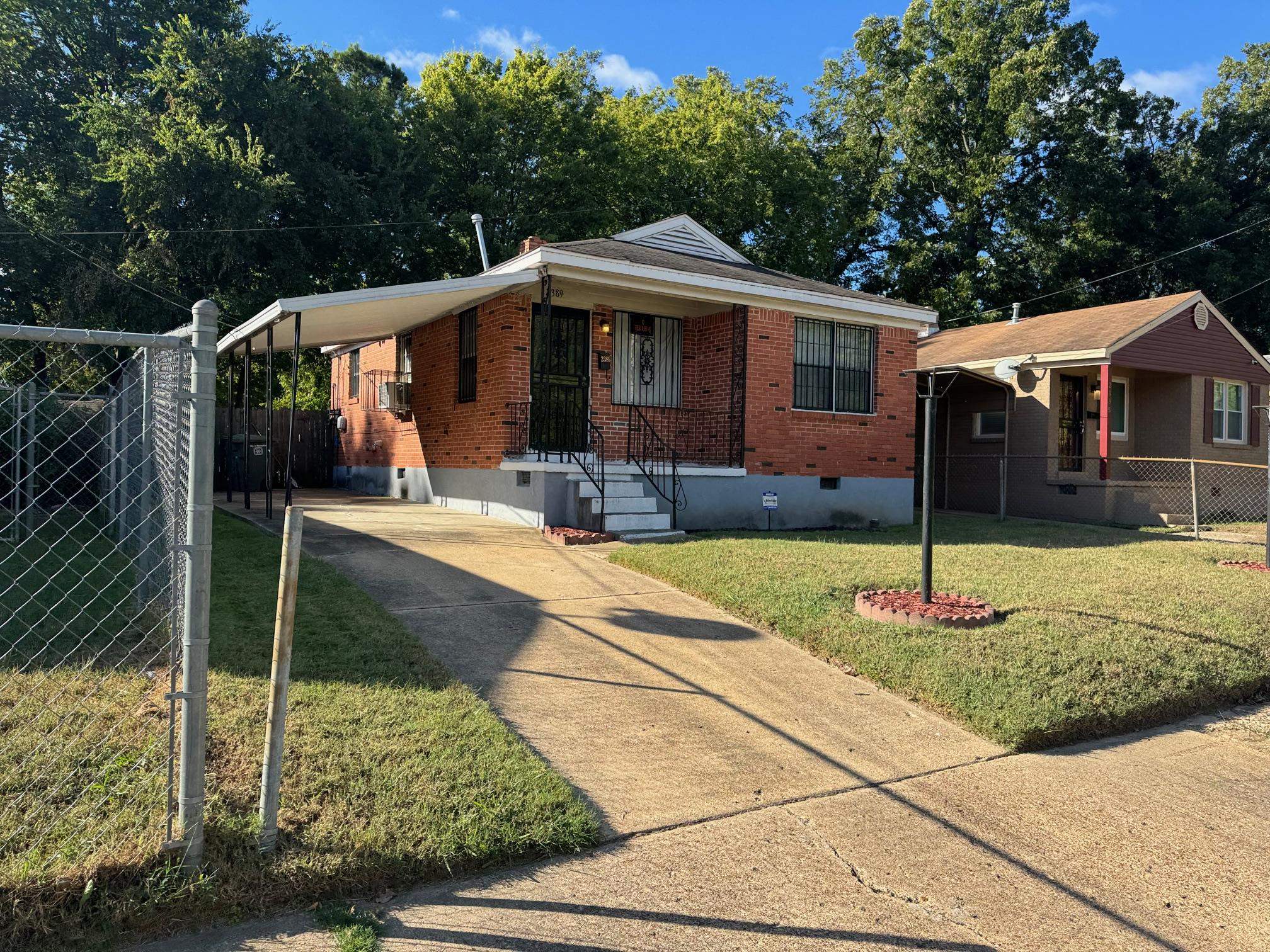 2389 Staten Ave Property Photo 2