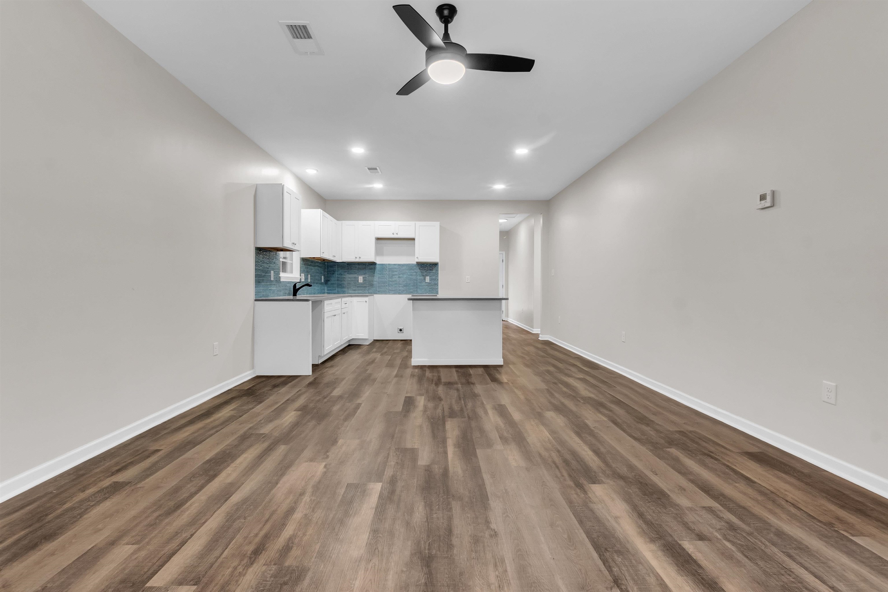 788 N Hollywood St Property Photo 5