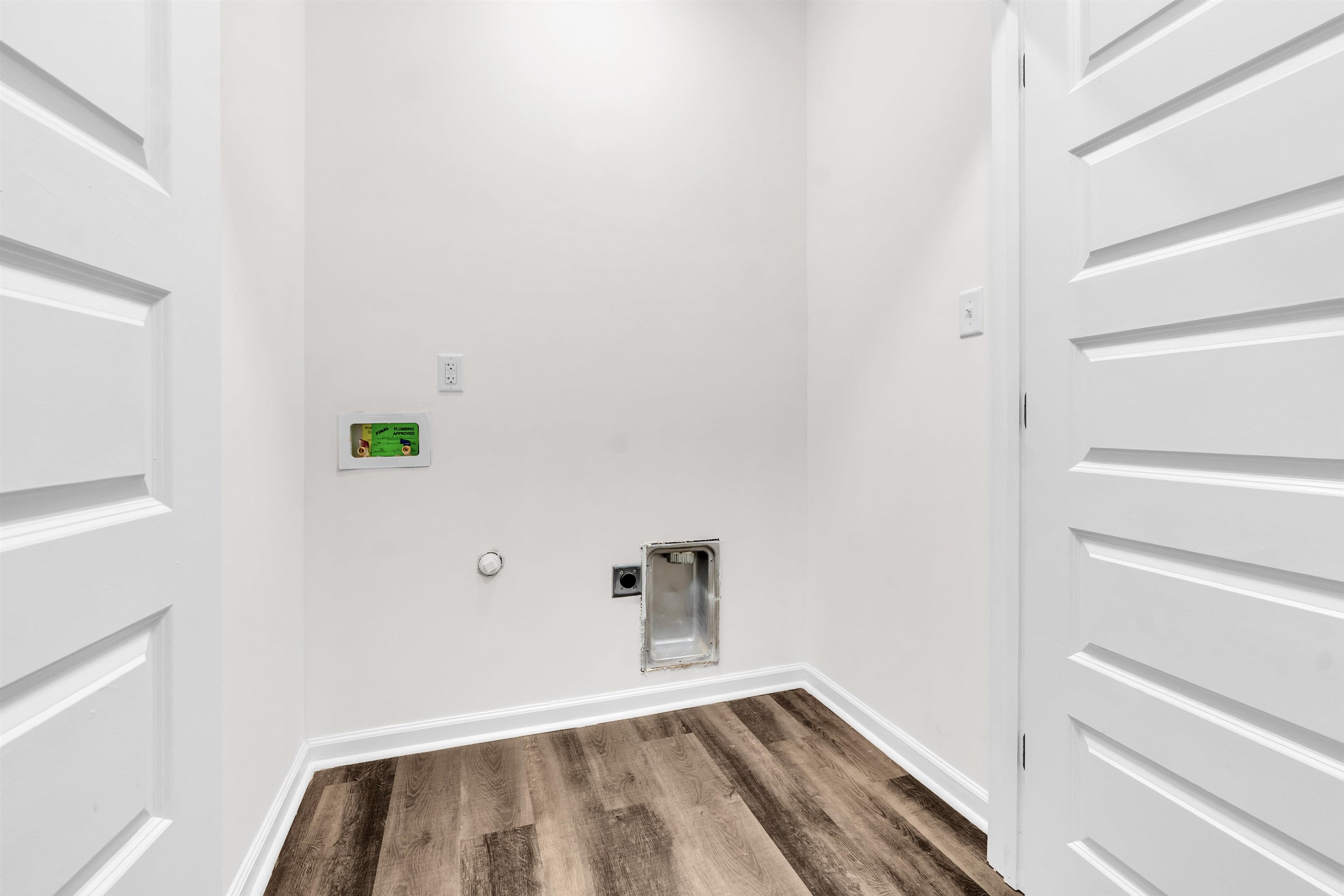 788 N Hollywood St Property Photo 11