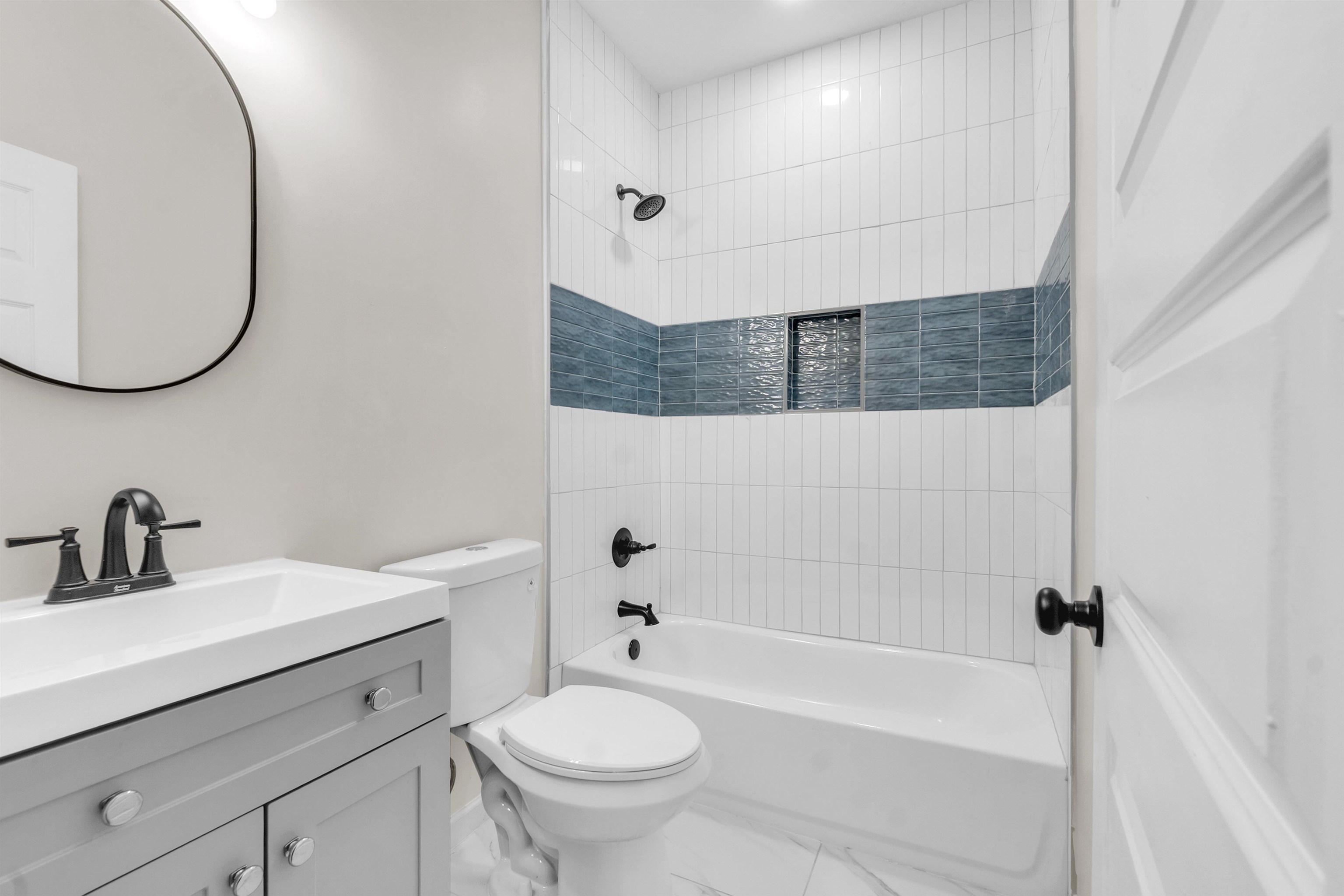 788 N Hollywood St Property Photo 16