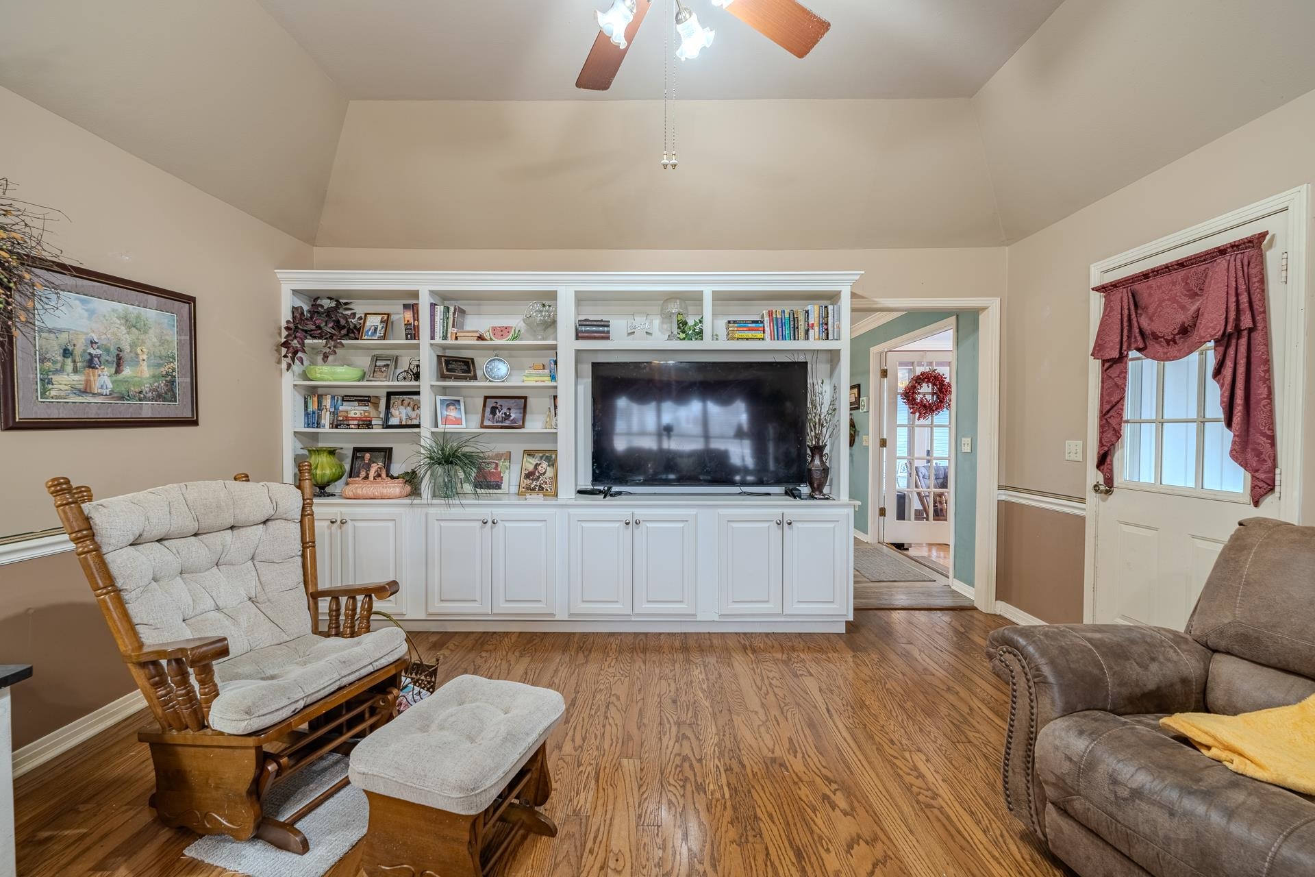 120 Dawn Ln Property Photo 5