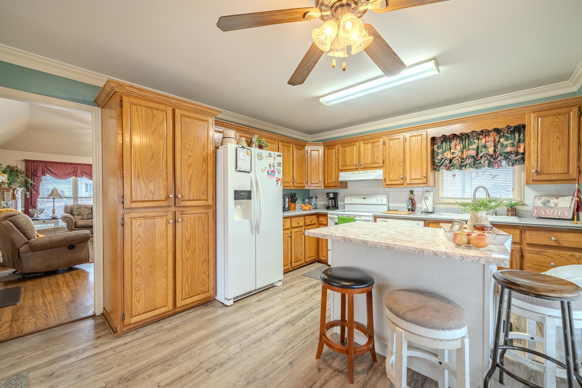 120 Dawn Ln Property Photo 6