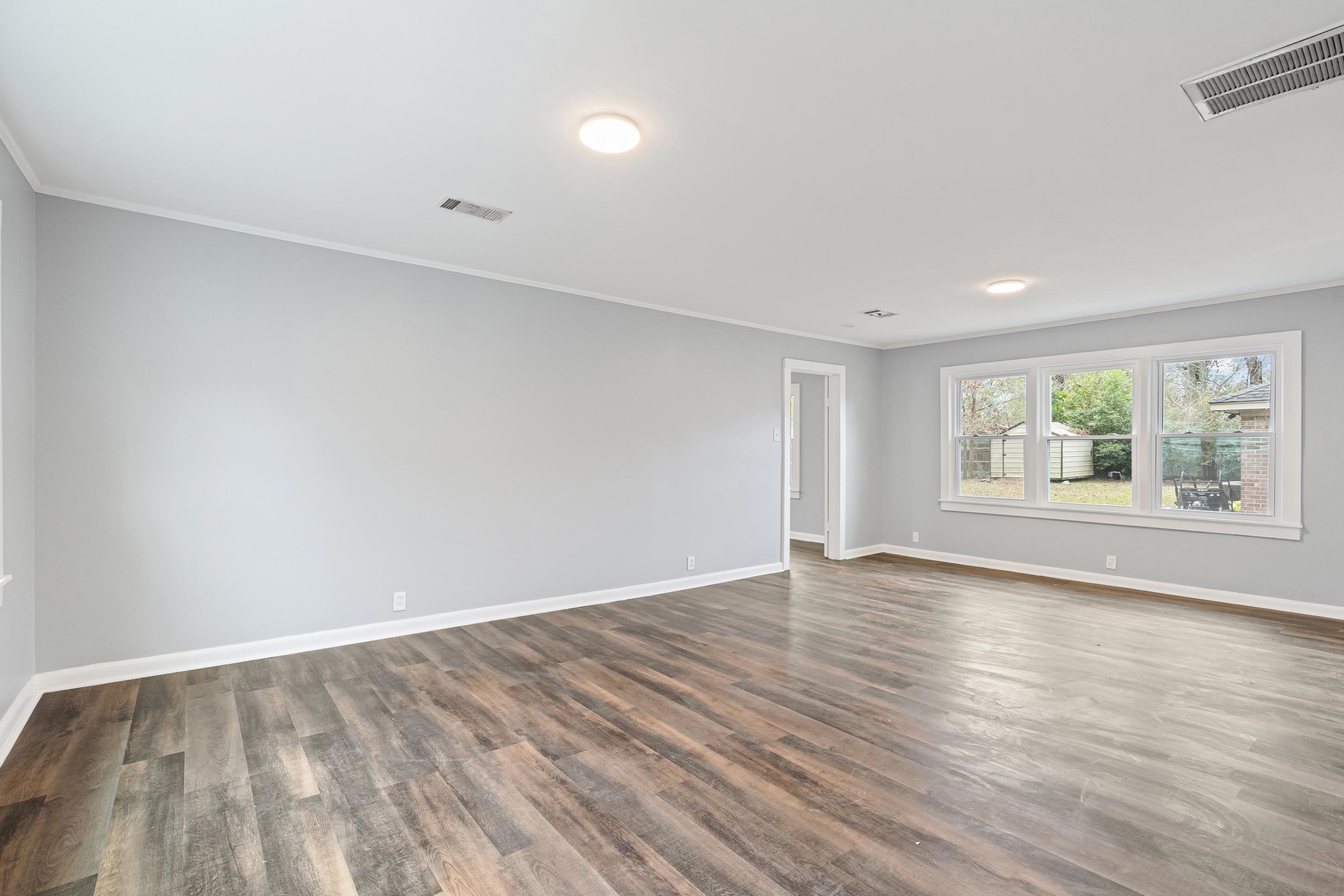 210 West St Property Photo 9