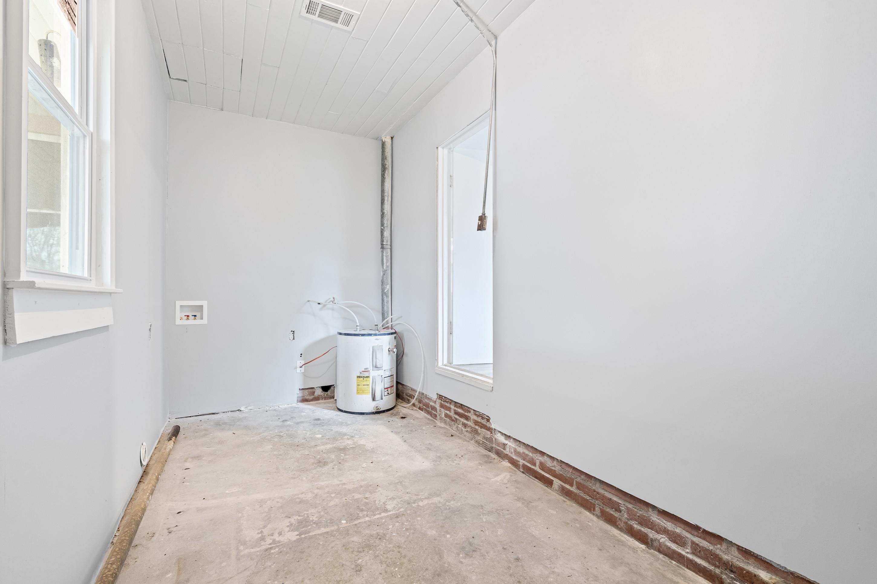 210 West St Property Photo 16