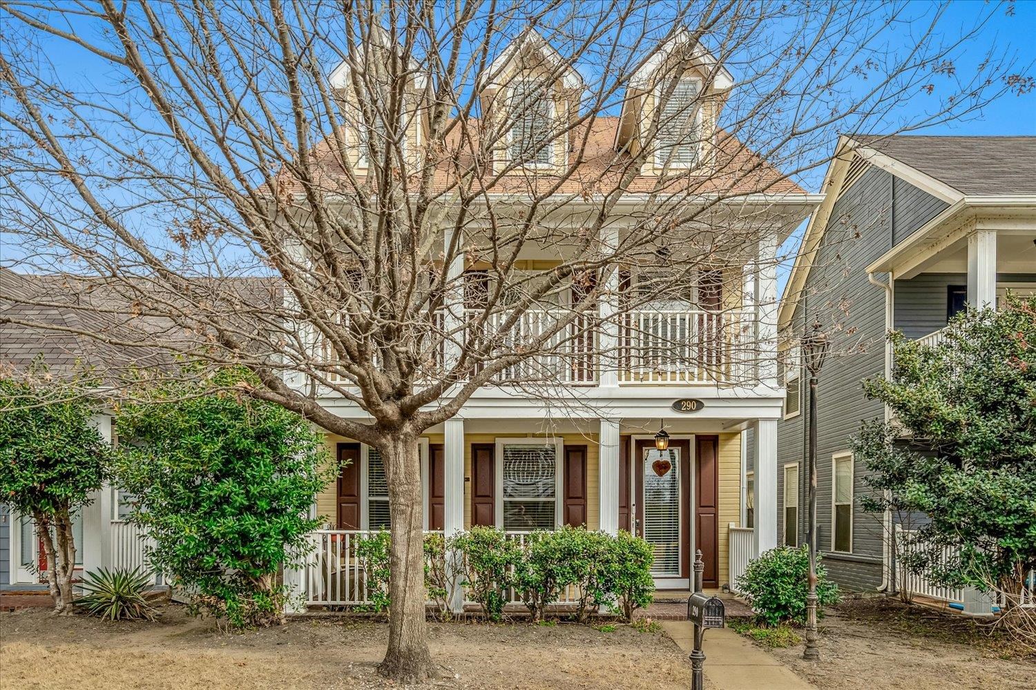 290 ISLAND BLUFF DR