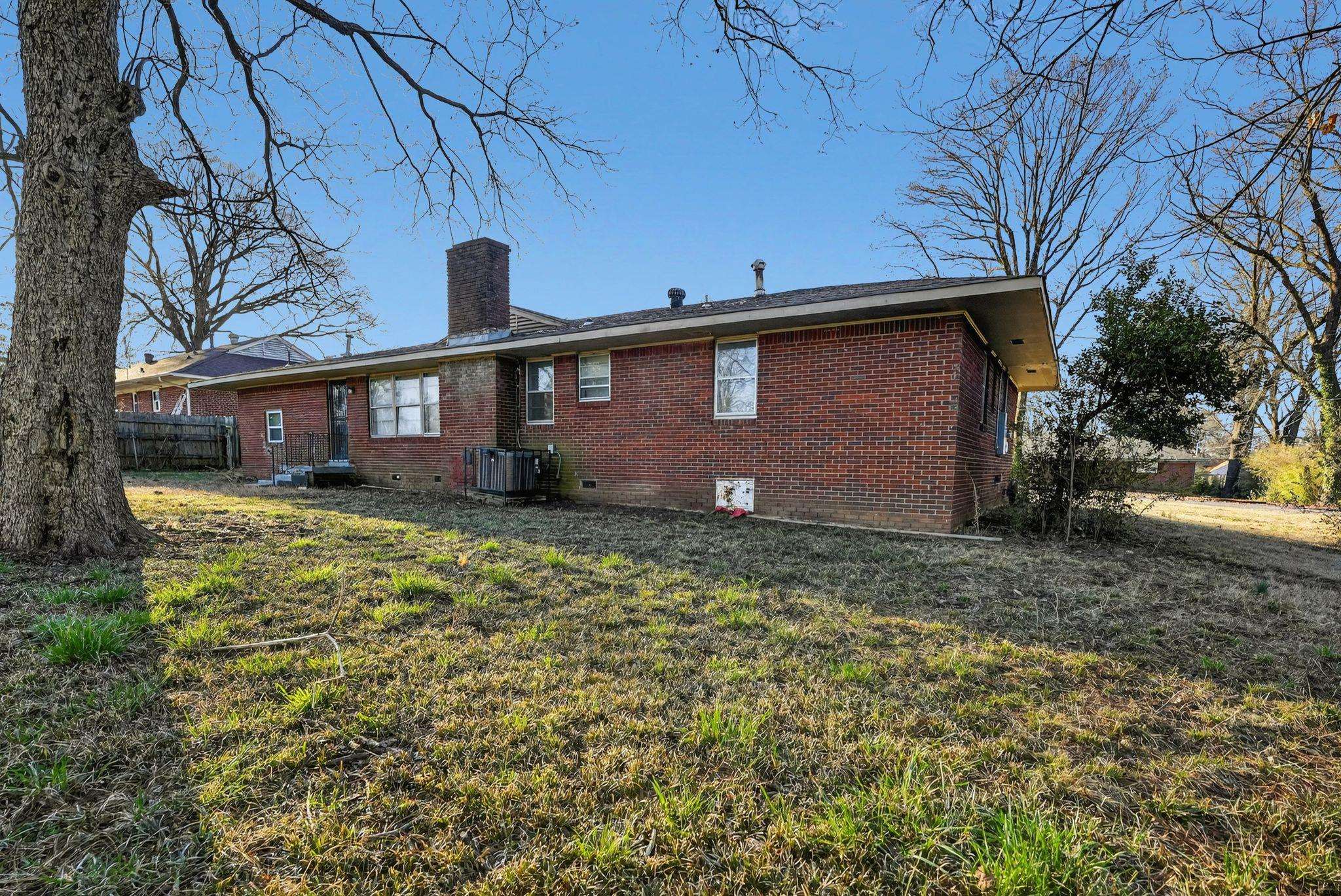 1404 Old Hickory Rd Property Photo 3