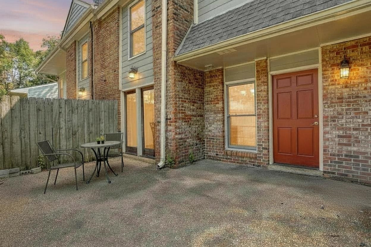 698 Hotchkiss Blvd B Property Photo 5