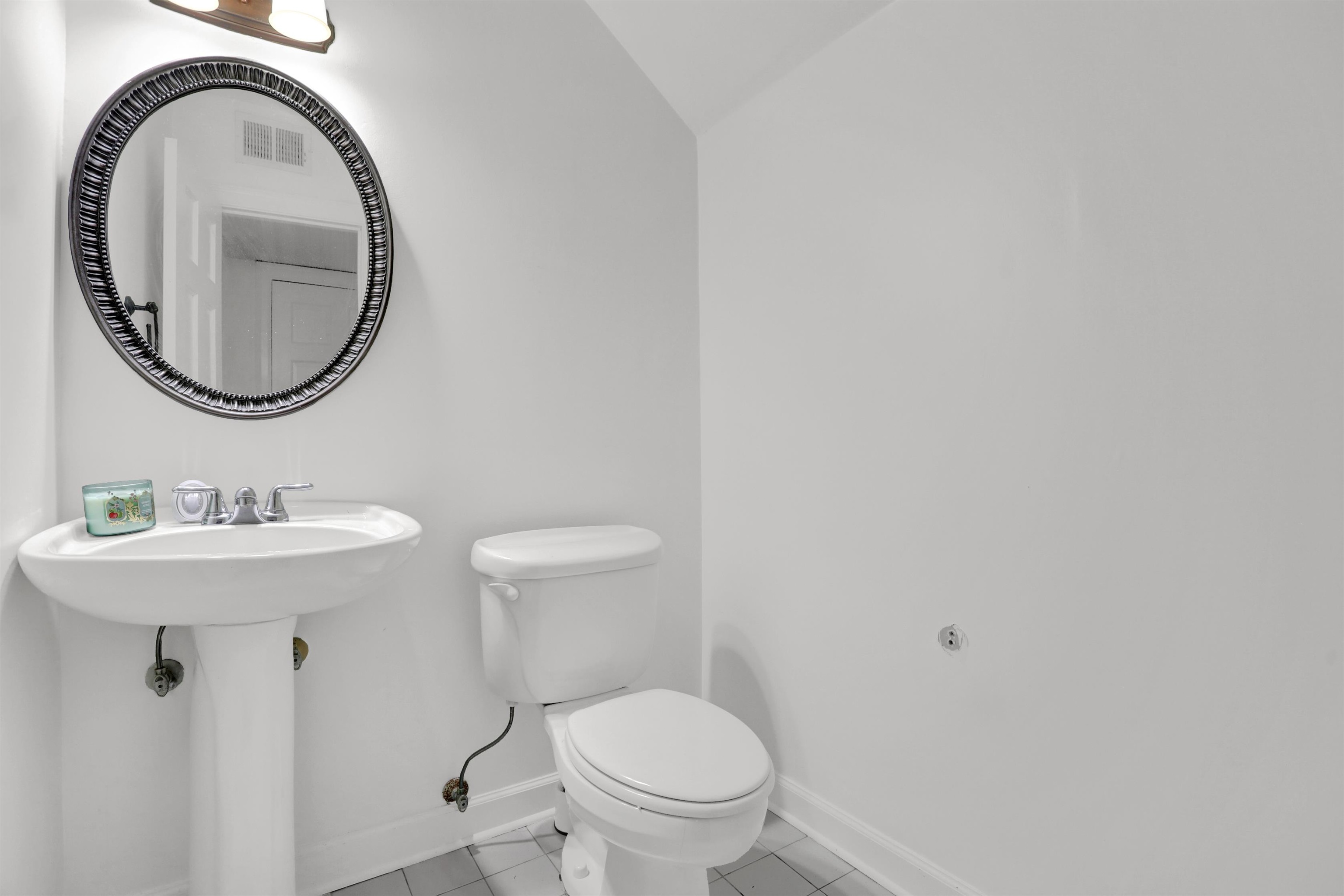 698 Hotchkiss Blvd B Property Photo 18